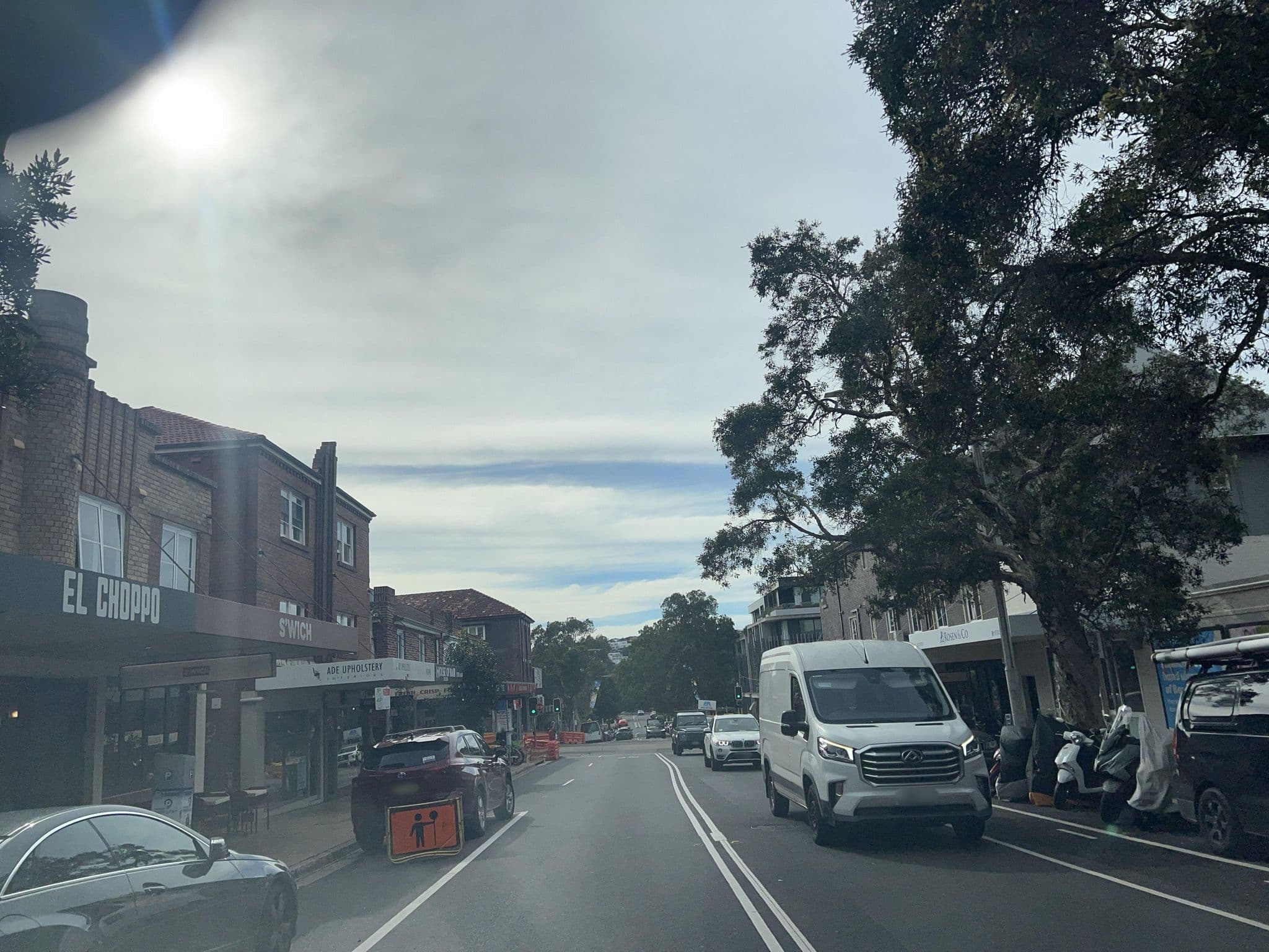 Street view near La Glenayr, Bondi Beach — © jlstudio (CC BY-SA · Mapillary)