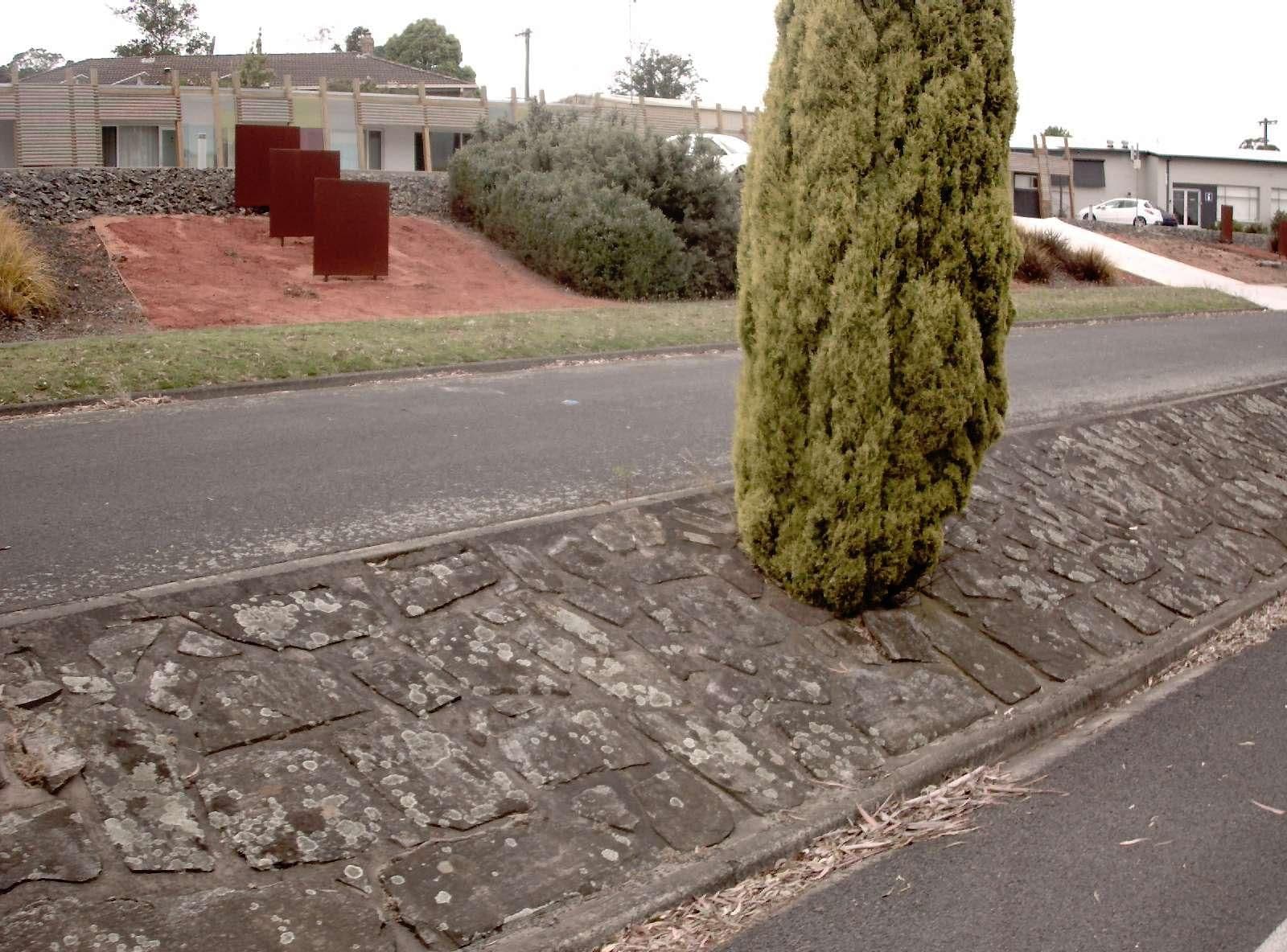 Street view near Drouin Motel, Drouin — © vicroads (CC BY-SA · Mapillary)