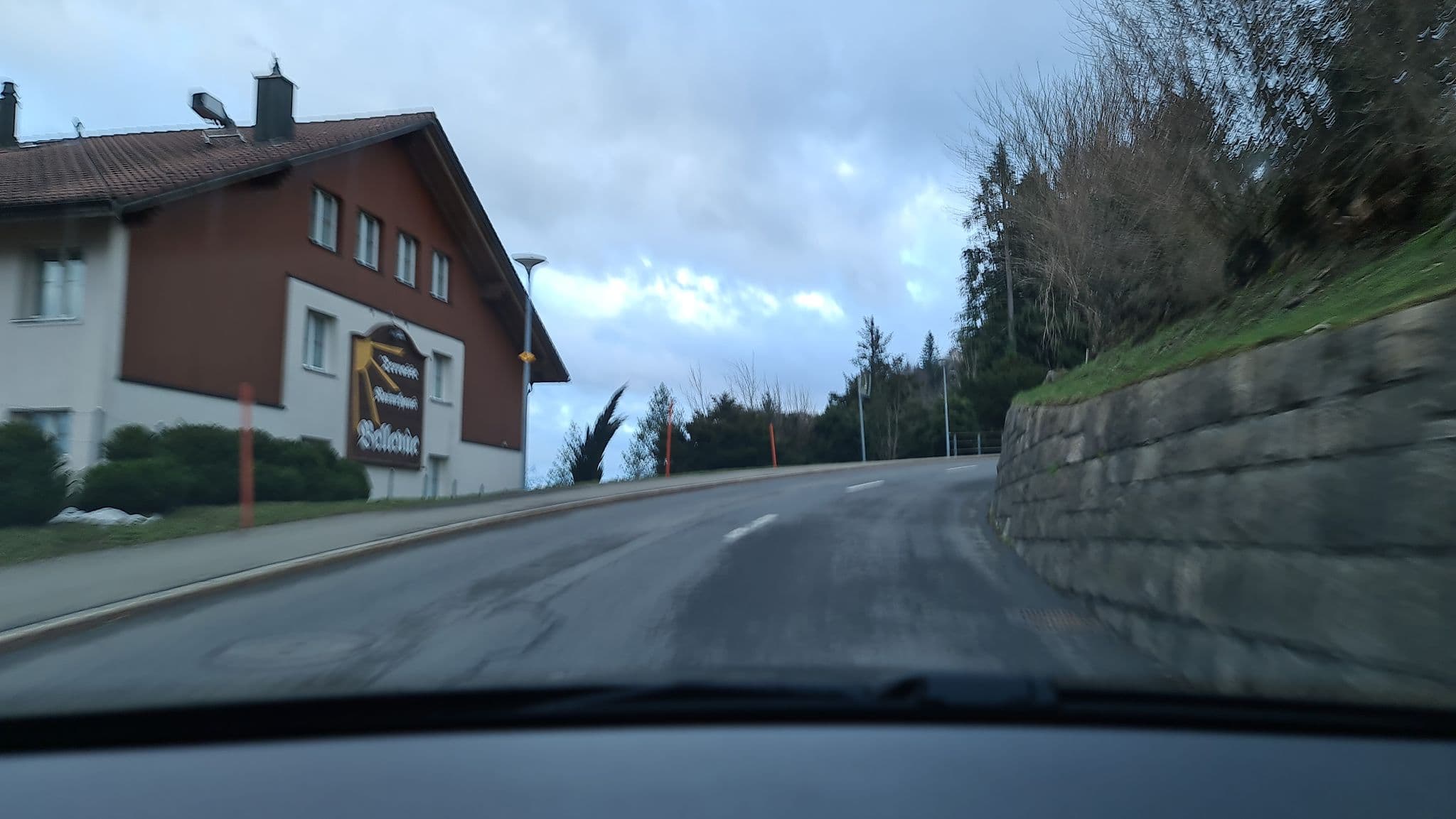 Street view near Hotel Bellevue, Ingenbohl — © alexanderar (CC BY-SA · Mapillary)