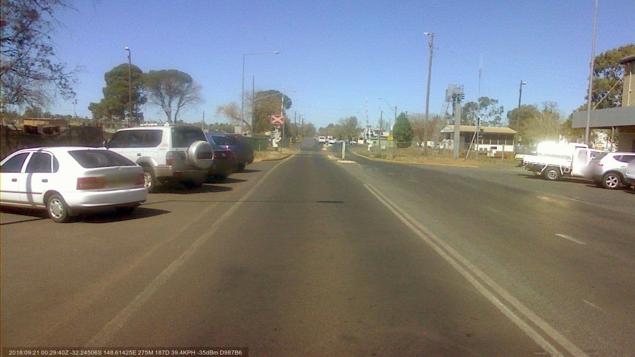 Street view near The Buncha Hotel, Dubbo — © bob3bob3 (CC BY-SA · Mapillary)