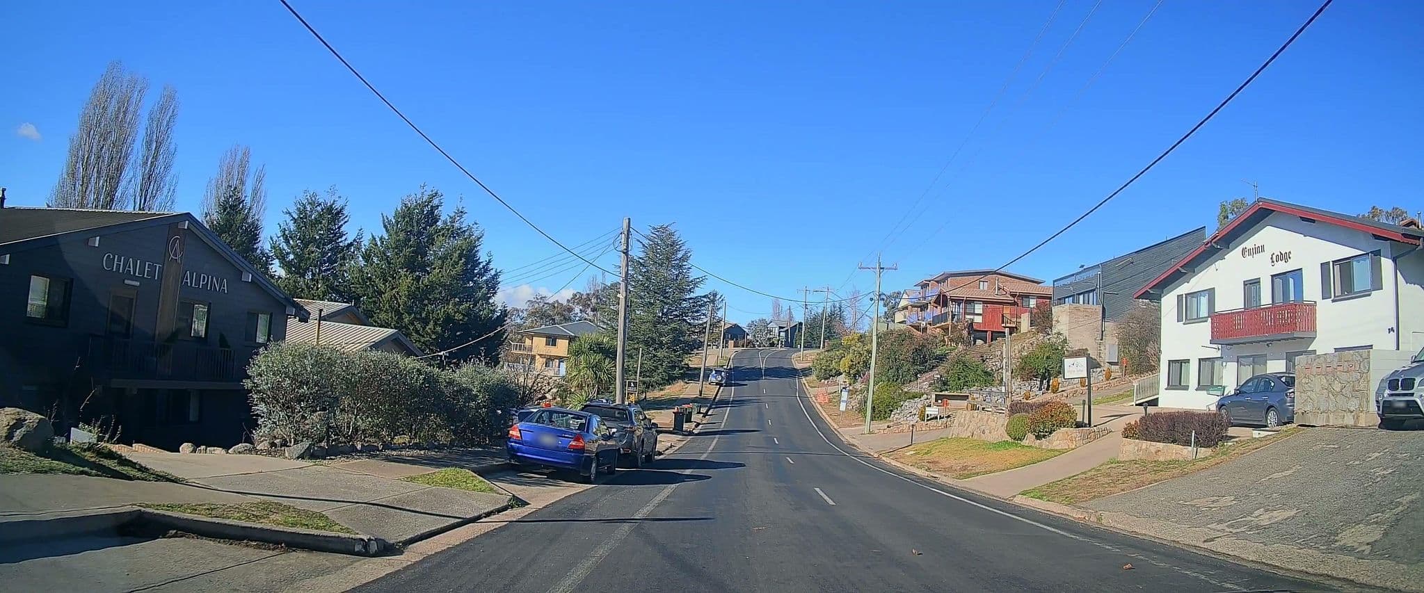 Street view near Chalet Alpina, Jindabyne — © maxim752 (CC BY-SA · Mapillary)