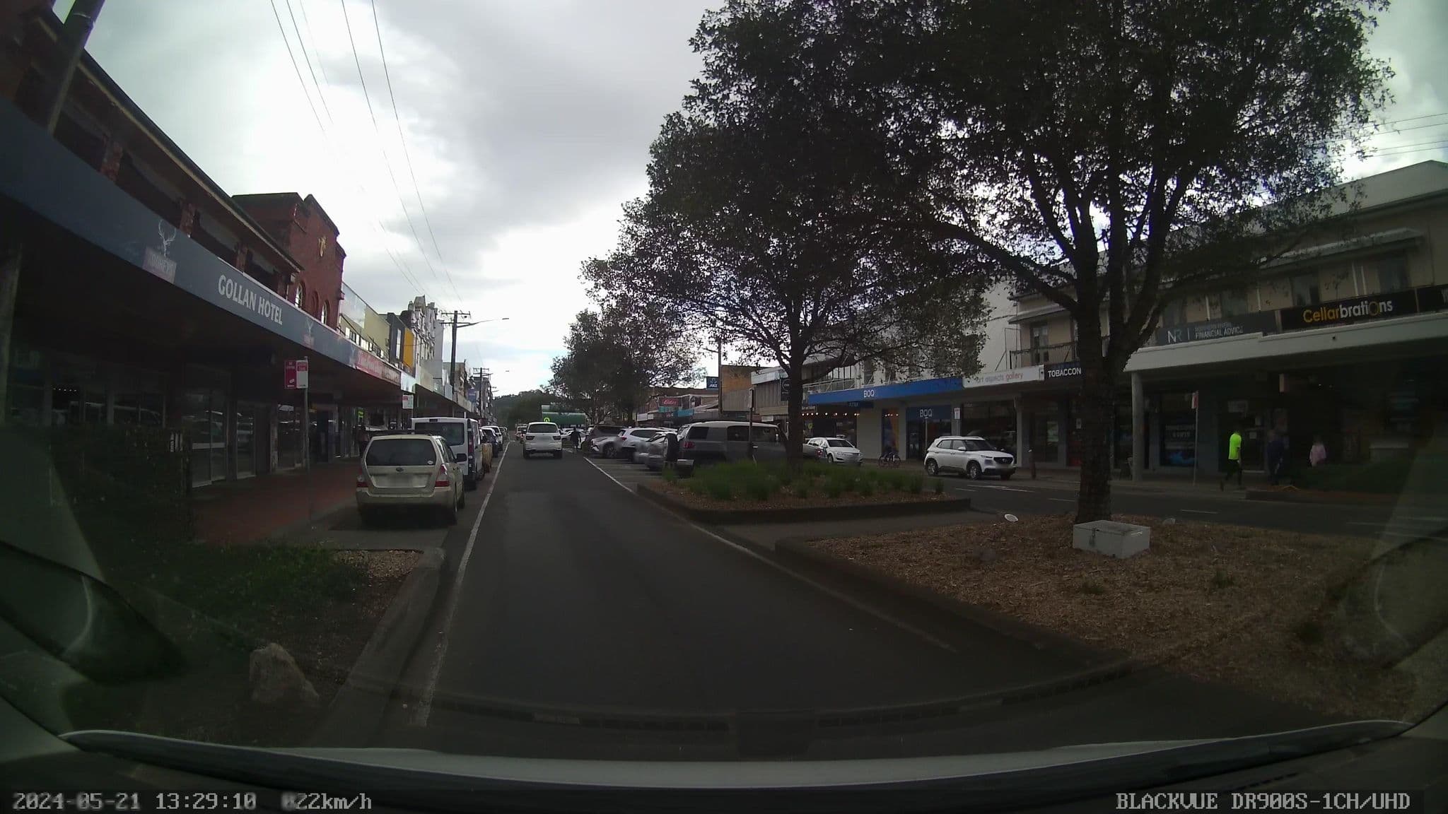 Street view near Hotel Lismore, Lismore — © bob3bob3 (CC BY-SA · Mapillary)