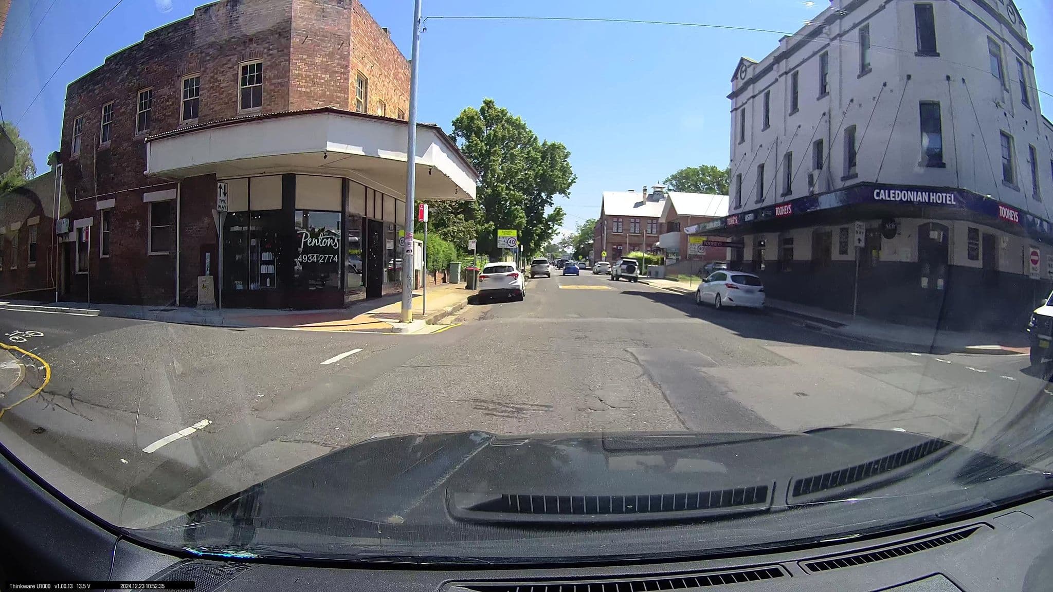 Street view near Caledonian Hotel, Maitland city centre — © maxim752 (CC BY-SA · Mapillary)
