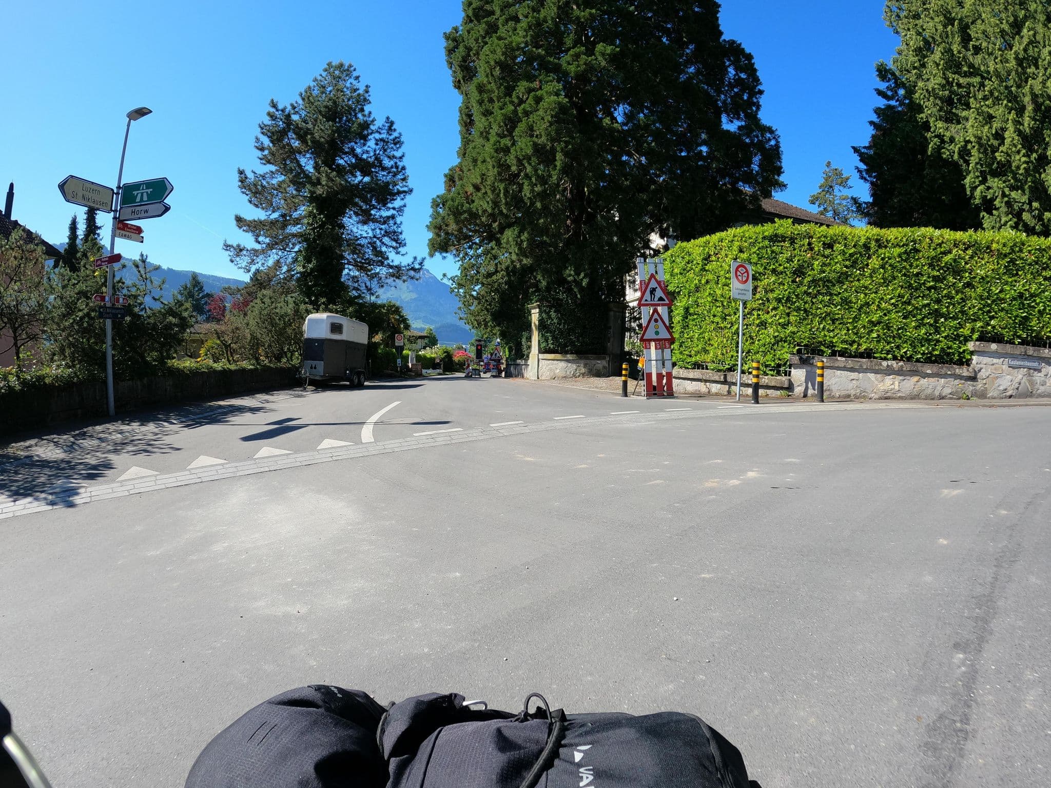 Street view near Seehotel Kastanienbaum, Horw — © blubberblubb (CC BY-SA · Mapillary)