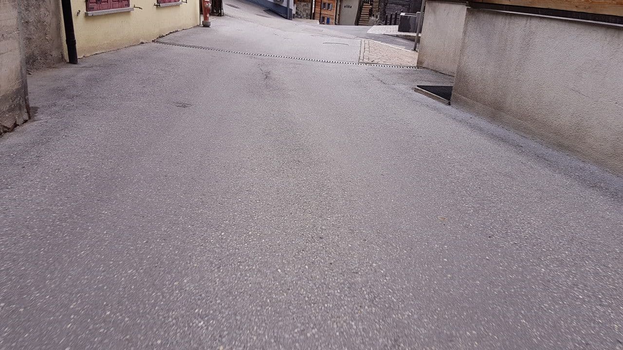 Street view near Chalet Kakadu, Leukerbad — © trac71 (CC BY-SA · Mapillary)
