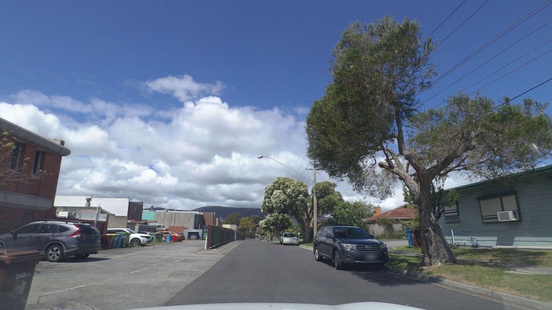 Street view near mountain gate cat hotel, Ferntree Gully — © mander (CC BY-SA · Mapillary)