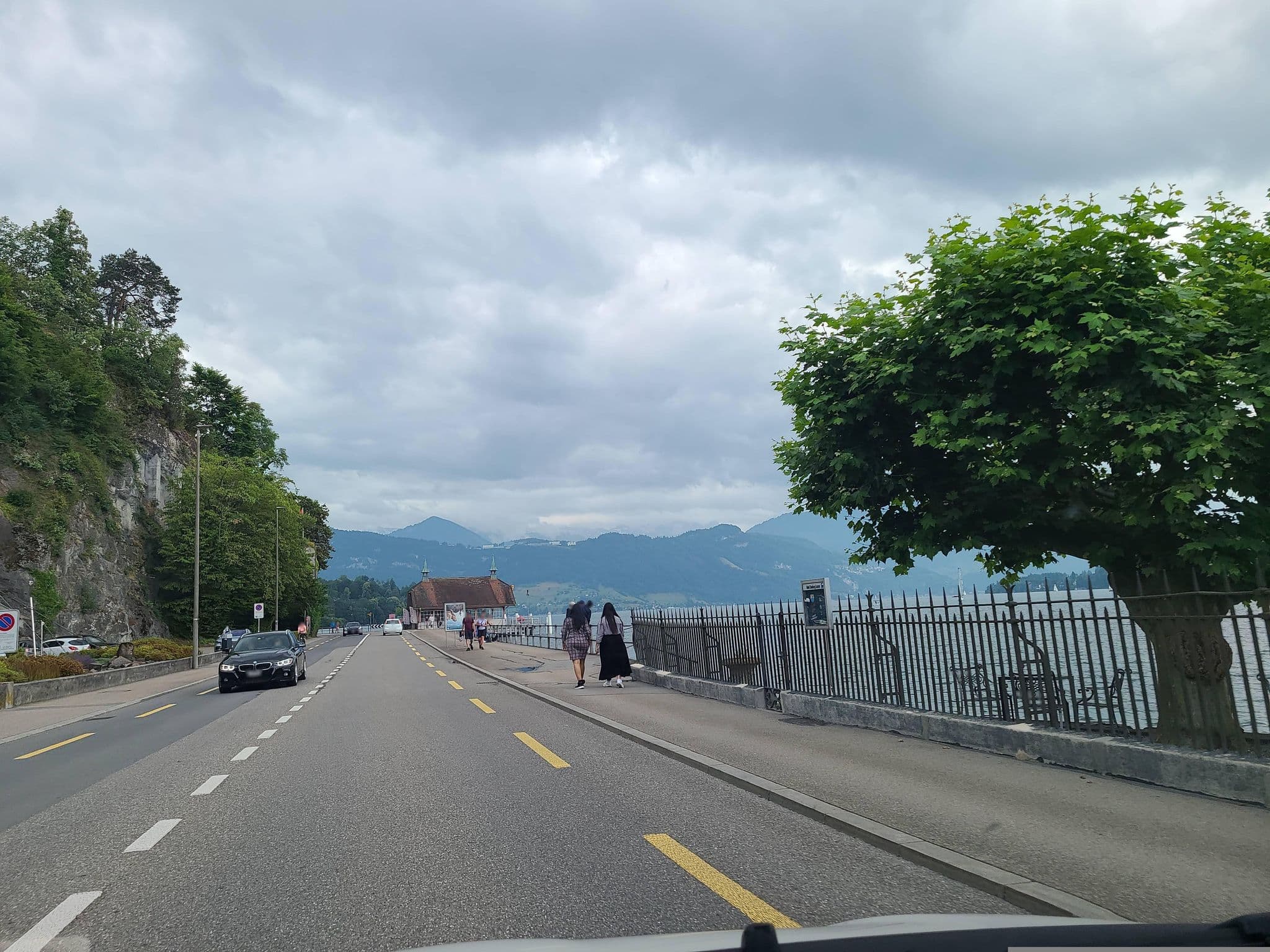 Street view near Hotel Seeburg, Meggen — © chrisbeddow (CC BY-SA · Mapillary)