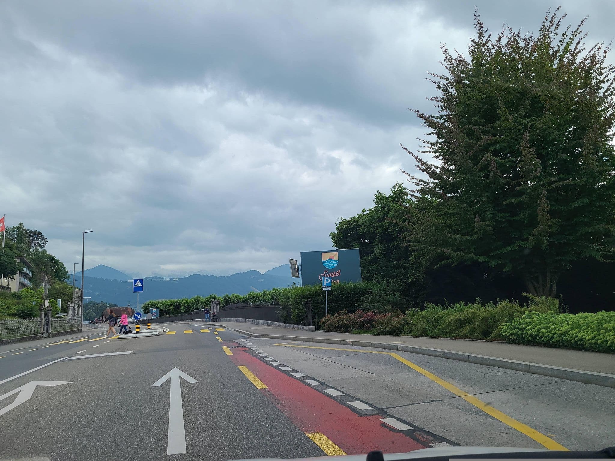 Street view near Richemont Gastronomie & Hotel, Adligenswil — © chrisbeddow (CC BY-SA · Mapillary)