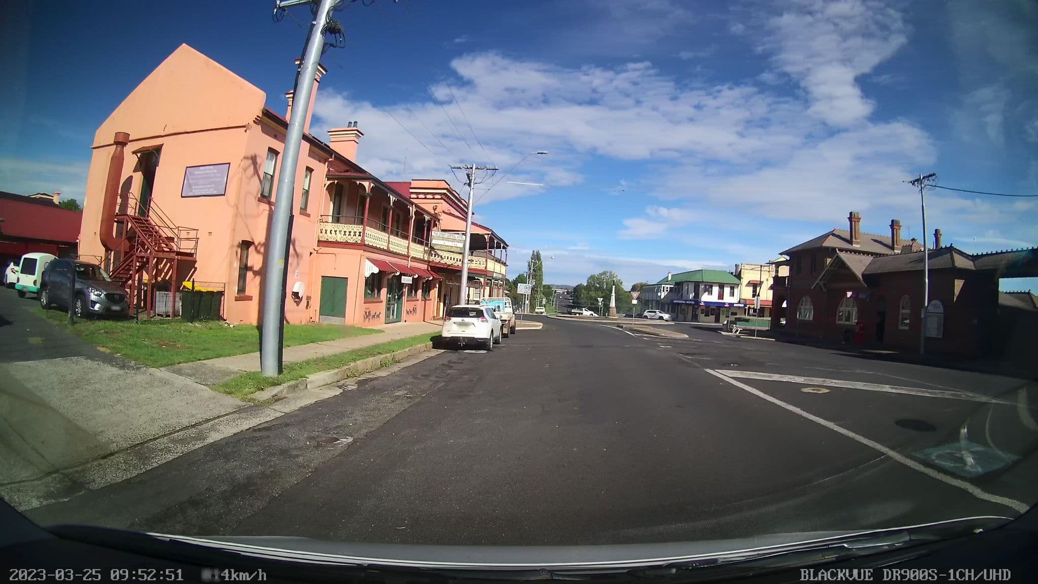 Street view near Great Central Hotel, Glen Innes — © bob3bob3 (CC BY-SA · Mapillary)