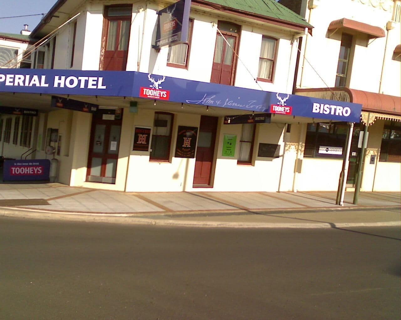 Street view near Imperial Hotel Glen Innes, Glen Innes — © bob3bob3 (CC BY-SA · Mapillary)