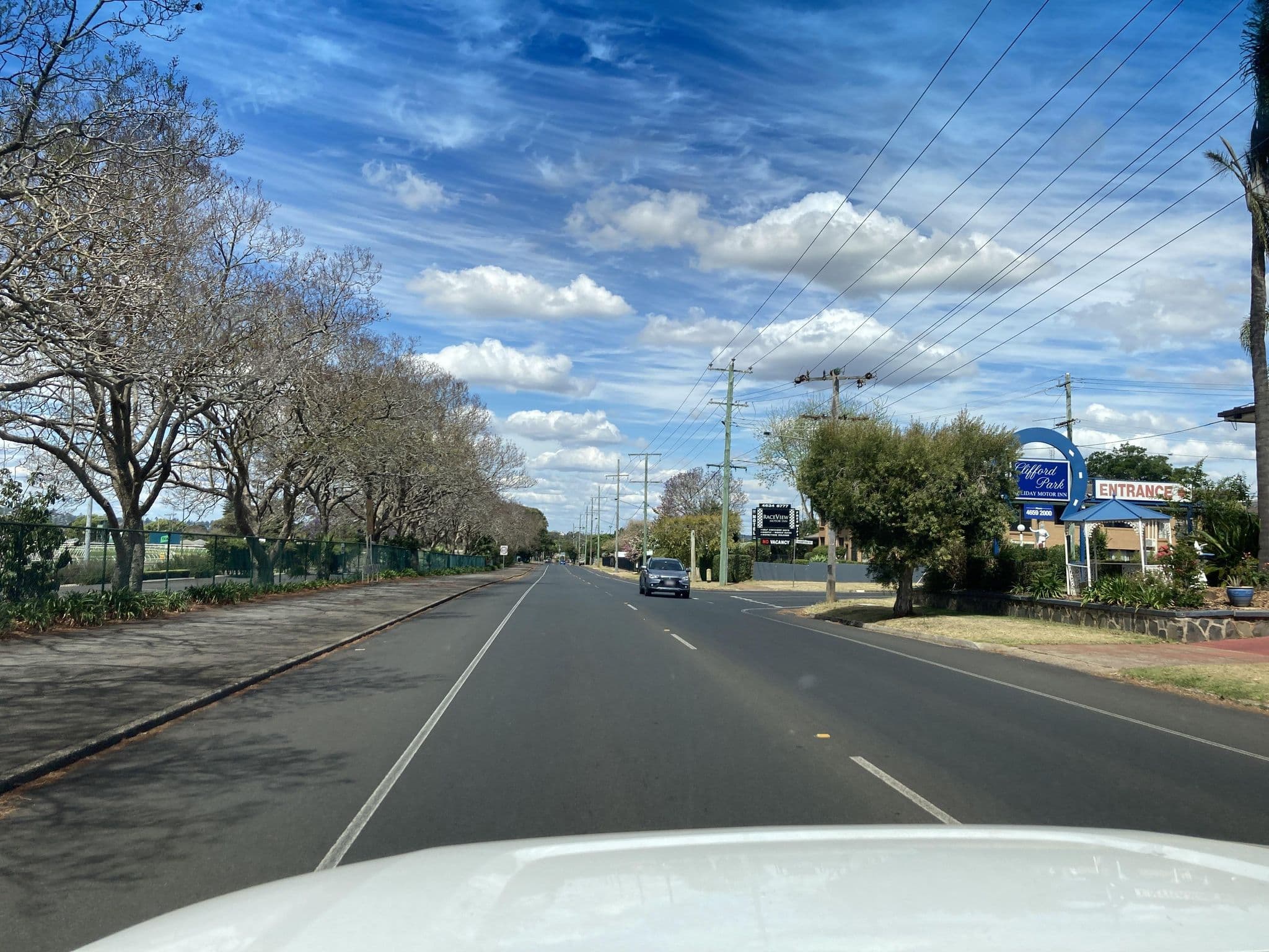 Street view near Clifford Park Motor Inn, Wilsonton — © Tristo (CC BY-SA · Mapillary)