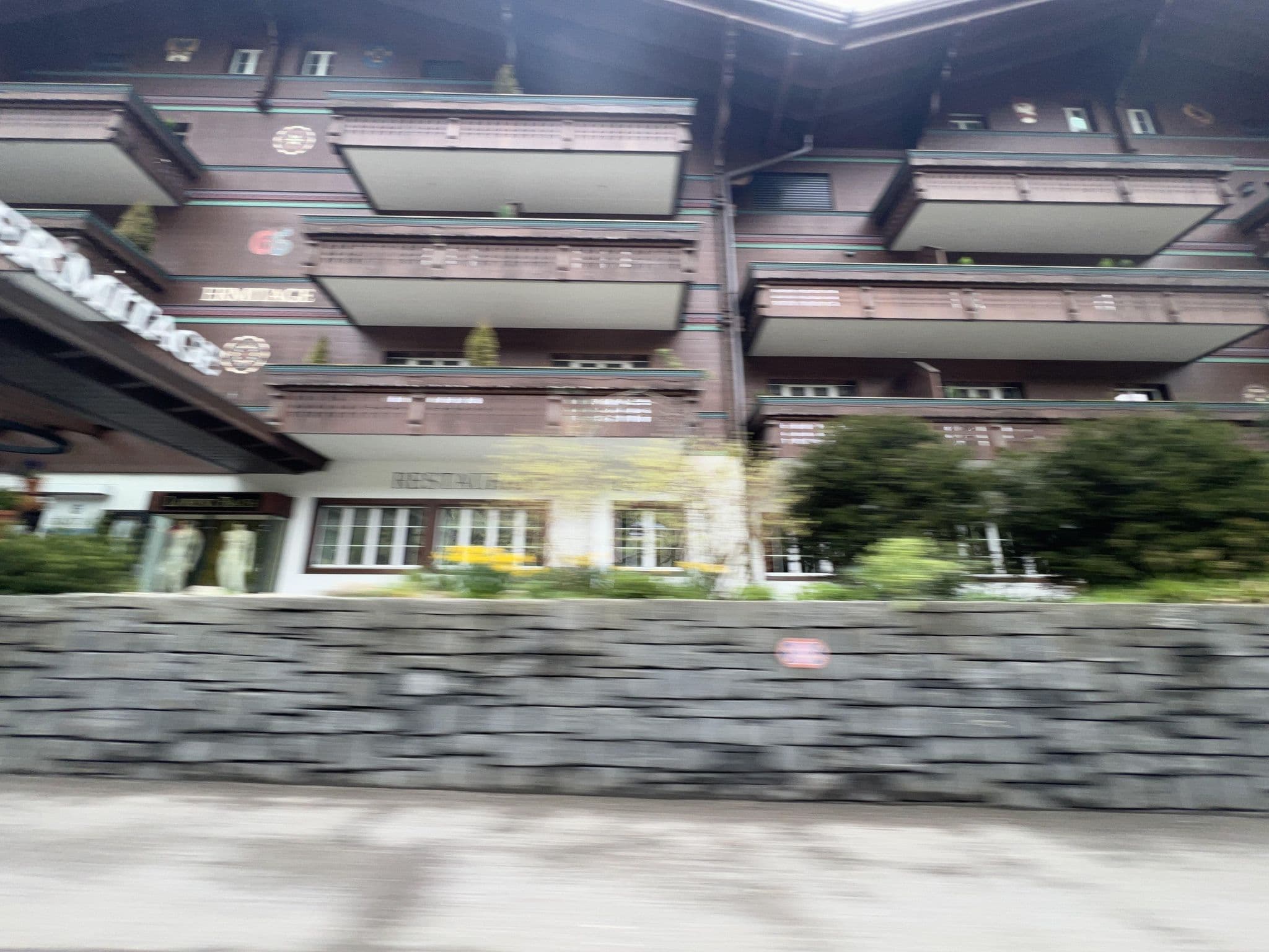 Street view near Ermitage, Saanen — © yellowracer (CC BY-SA · Mapillary)