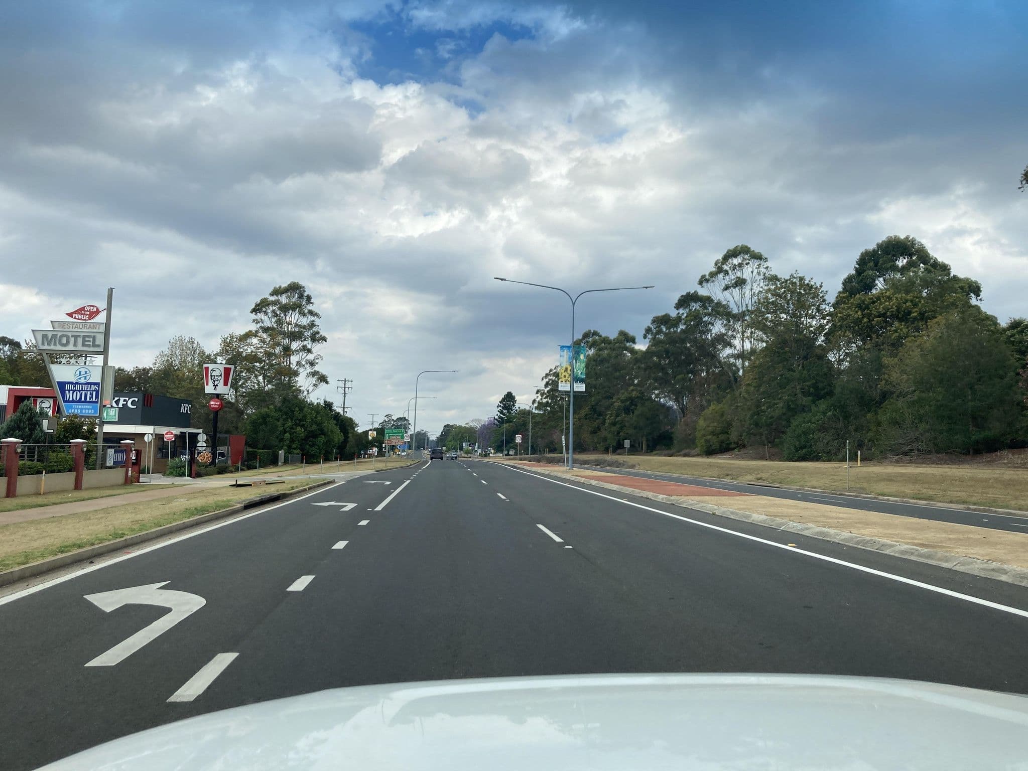 Street view near Highfields Motel and Restaurant Toowoomba, Highfields — © Tristo (CC BY-SA · Mapillary)