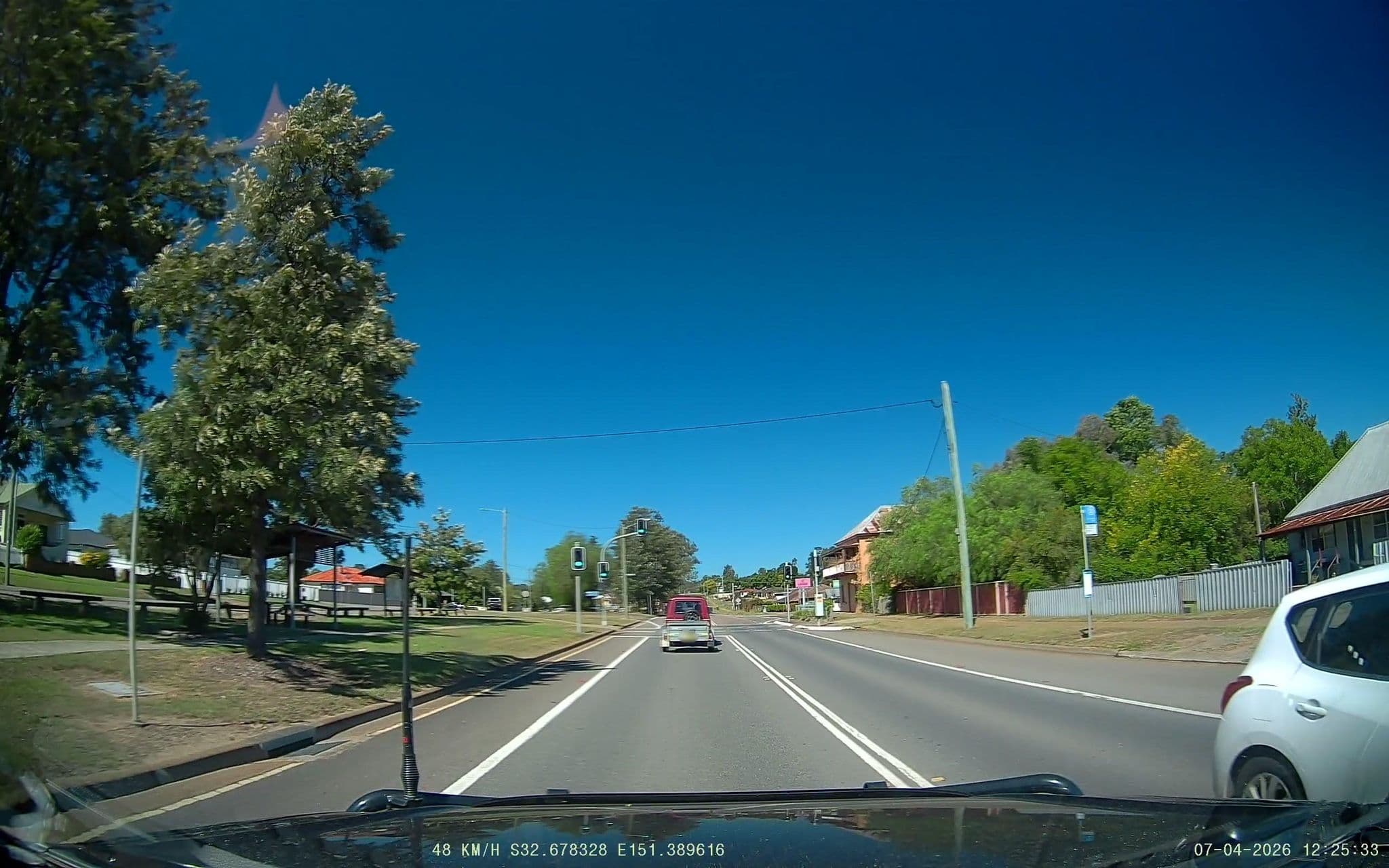 Street view near Greta Hotel, High St, Greta — © fizzie (CC BY-SA · Mapillary)