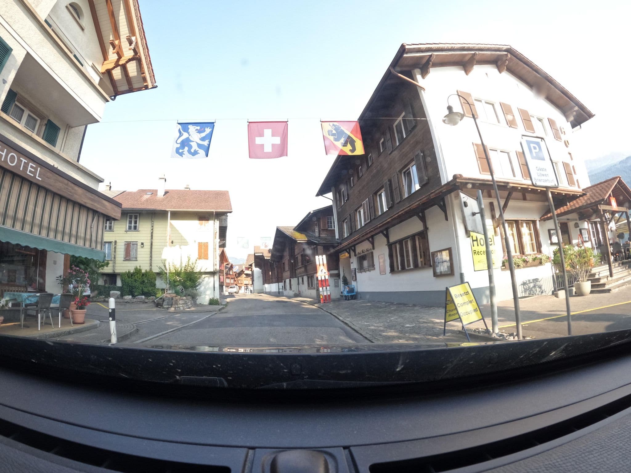 Street view near Löwen, Brienz — © vinisa (CC BY-SA · Mapillary)