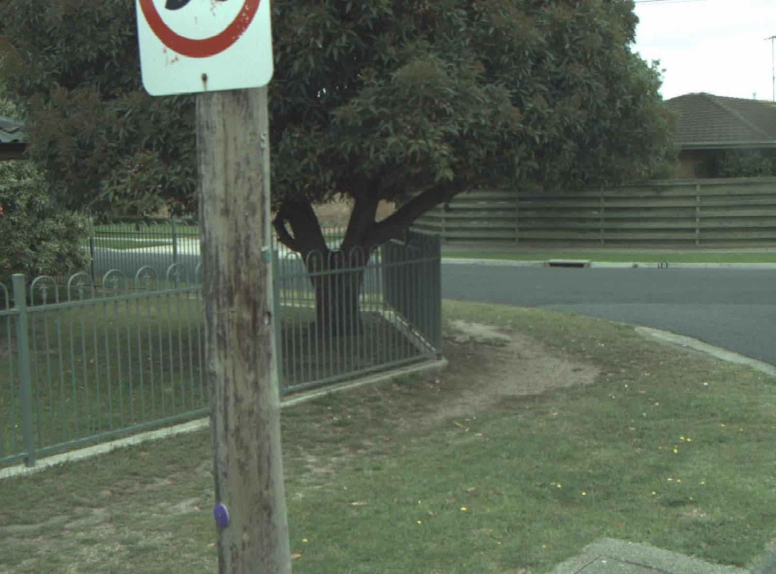 Street view near Kismet B&B, Grovedale — © cogg (CC BY-SA · Mapillary)