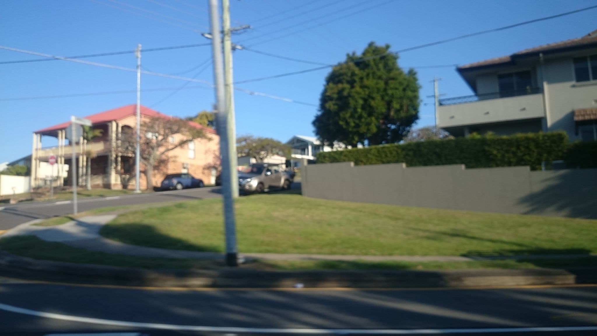 Street view near Manly, Lota — © reubot (CC BY-SA · Mapillary)