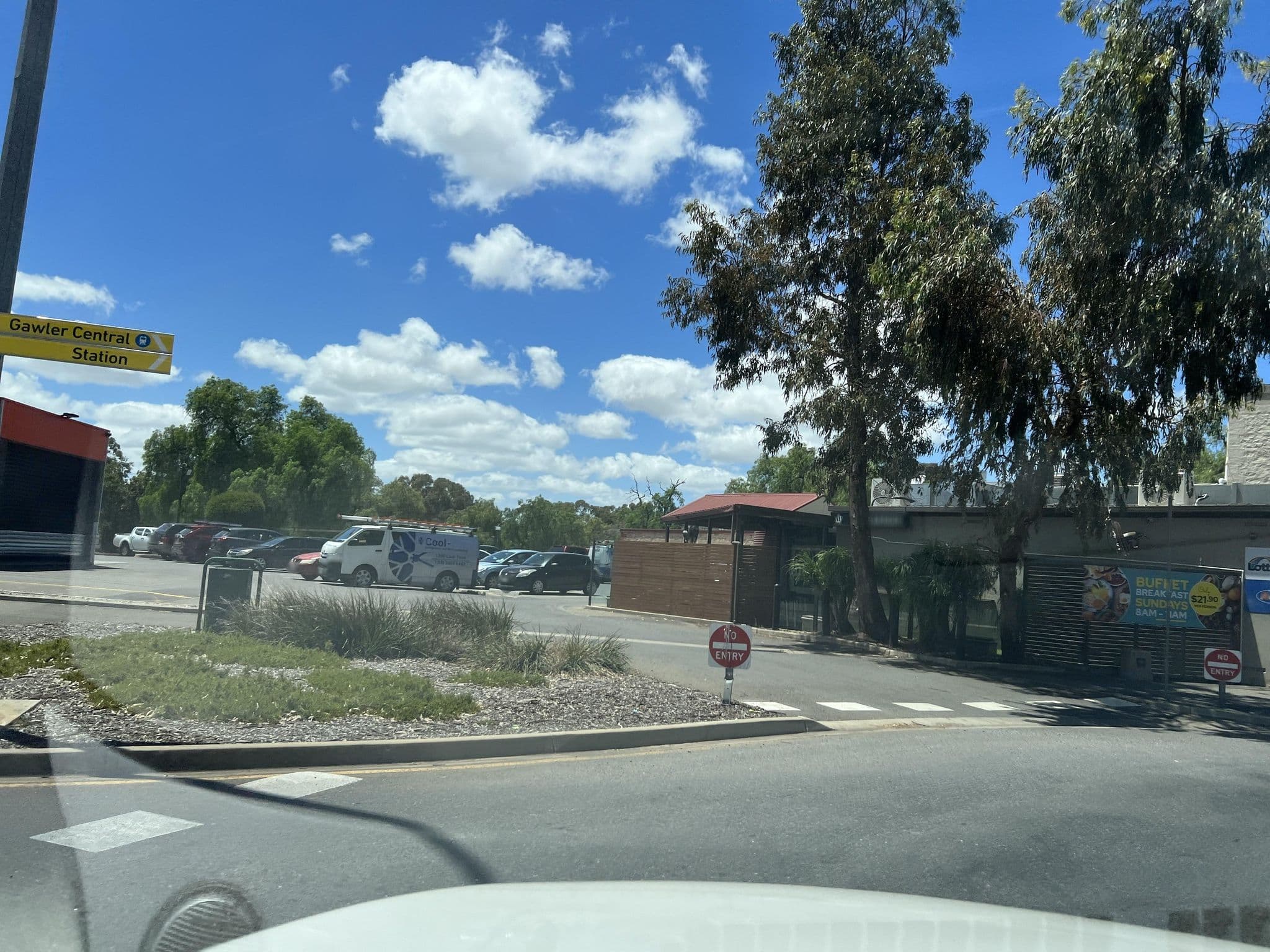 Street view near The Willaston Social Club Incorporated, Willaston — © fortera (CC BY-SA · Mapillary)