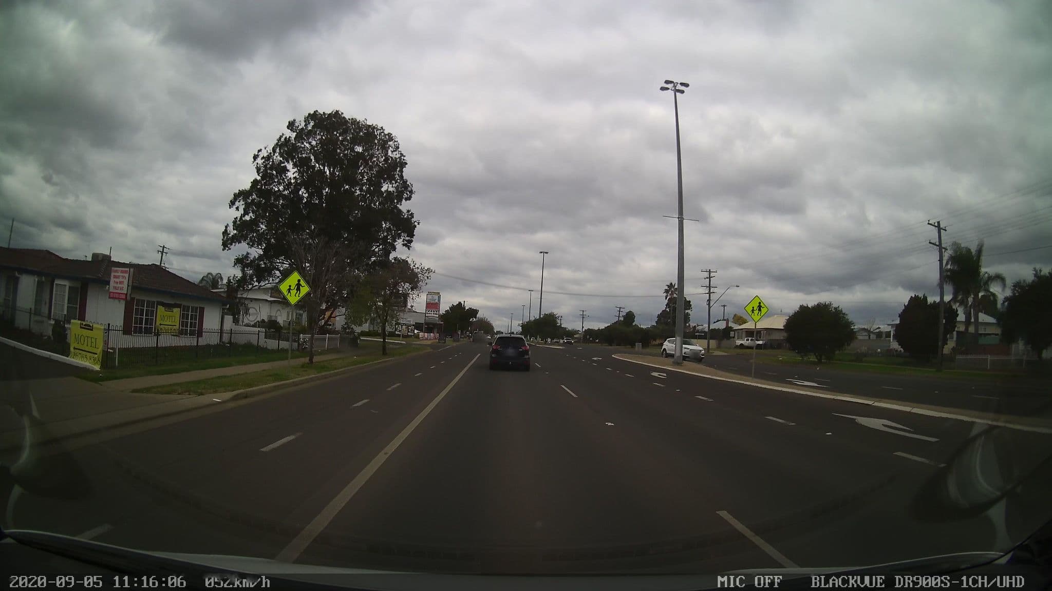 Street view near Tamworth Budget Motel, South Tamworth — © bob3bob3 (CC BY-SA · Mapillary)