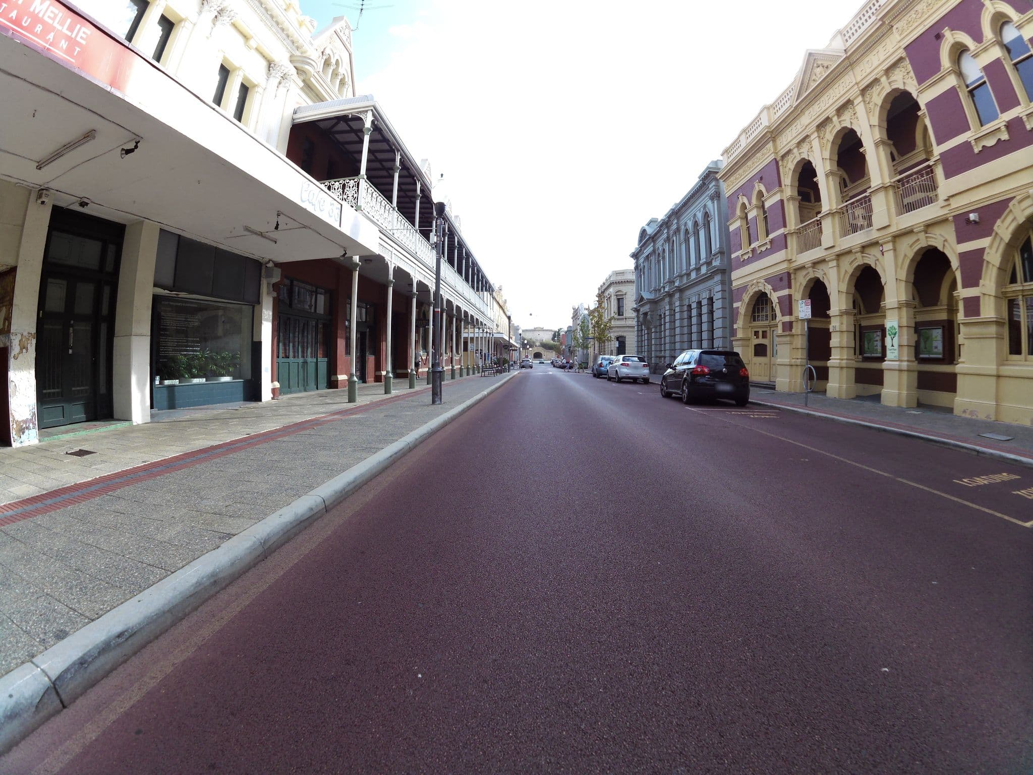 Street view near Cleopatra Hotel, Fremantle — © kimbalc (CC BY-SA · Mapillary)