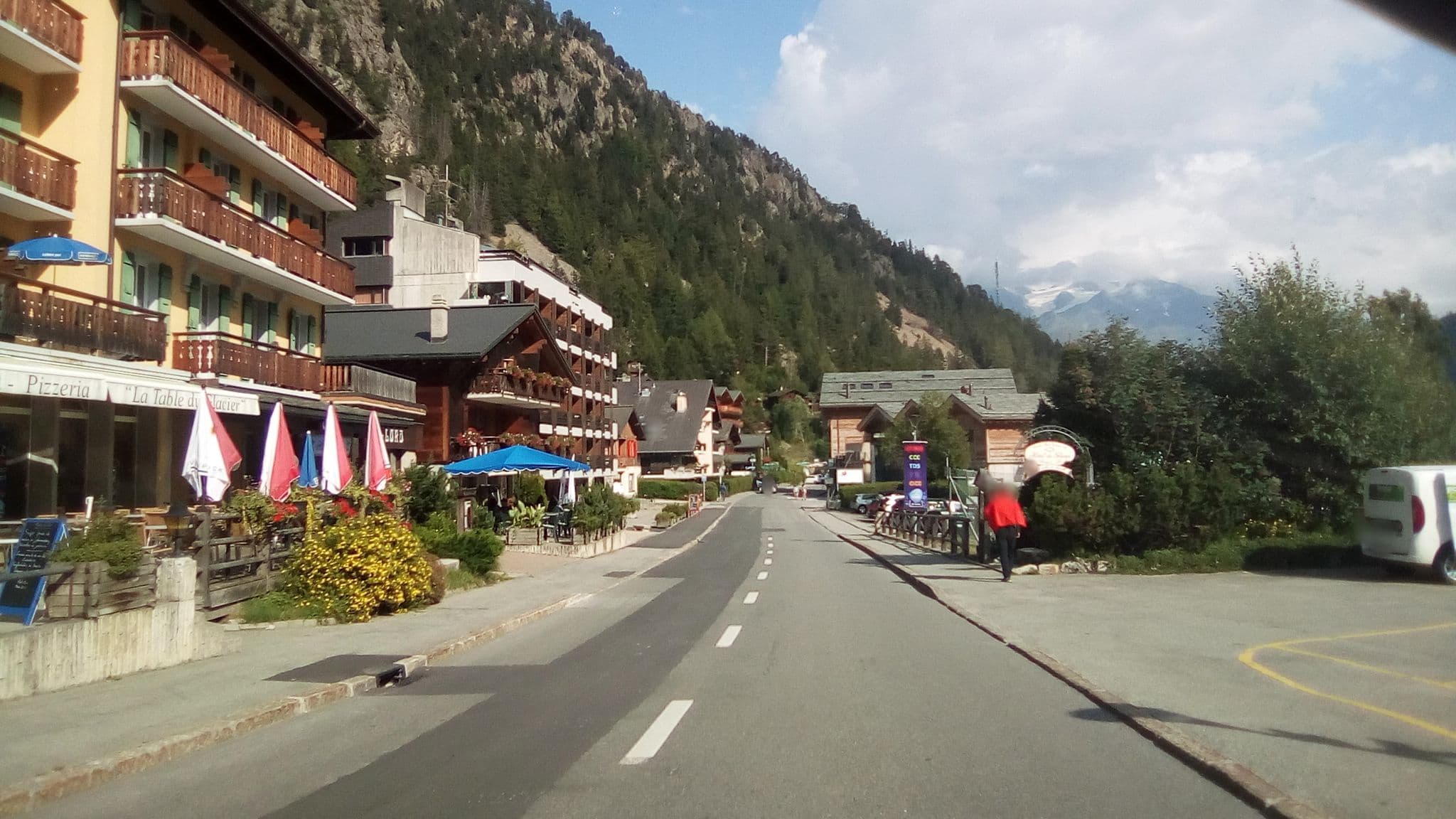 Street view near Hôtel du Glacier, Orsières — © randalf (CC BY-SA · Mapillary)