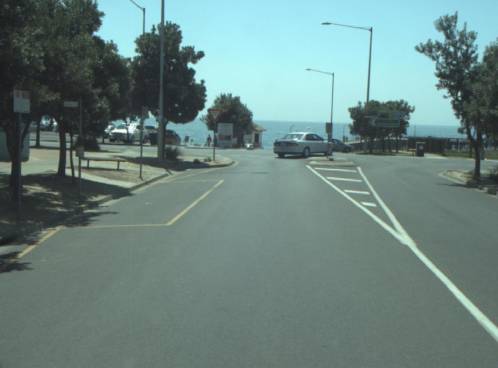 Street view near St Leonards Hotel, Saint Leonards — © cogg (CC BY-SA · Mapillary)