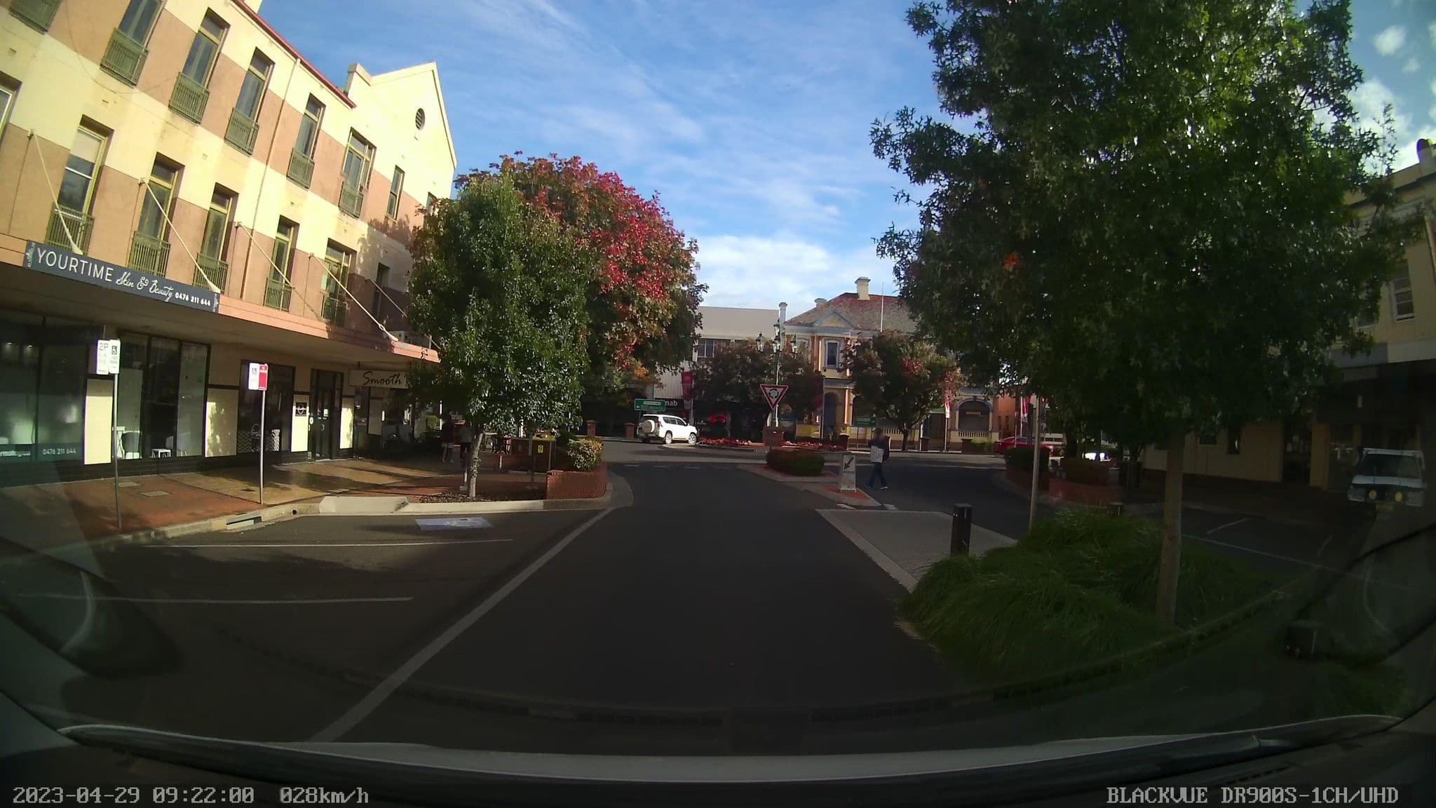 Street view near Inverell Hotel Building, Inverell — © bob3bob3 (CC BY-SA · Mapillary)