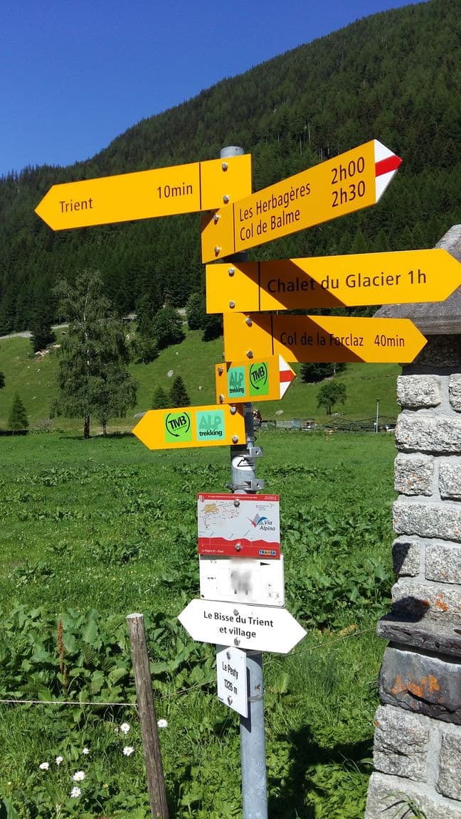 Street view near Refuge Le Peuty, Martigny-Combe — © overflorian (CC BY-SA · Mapillary)
