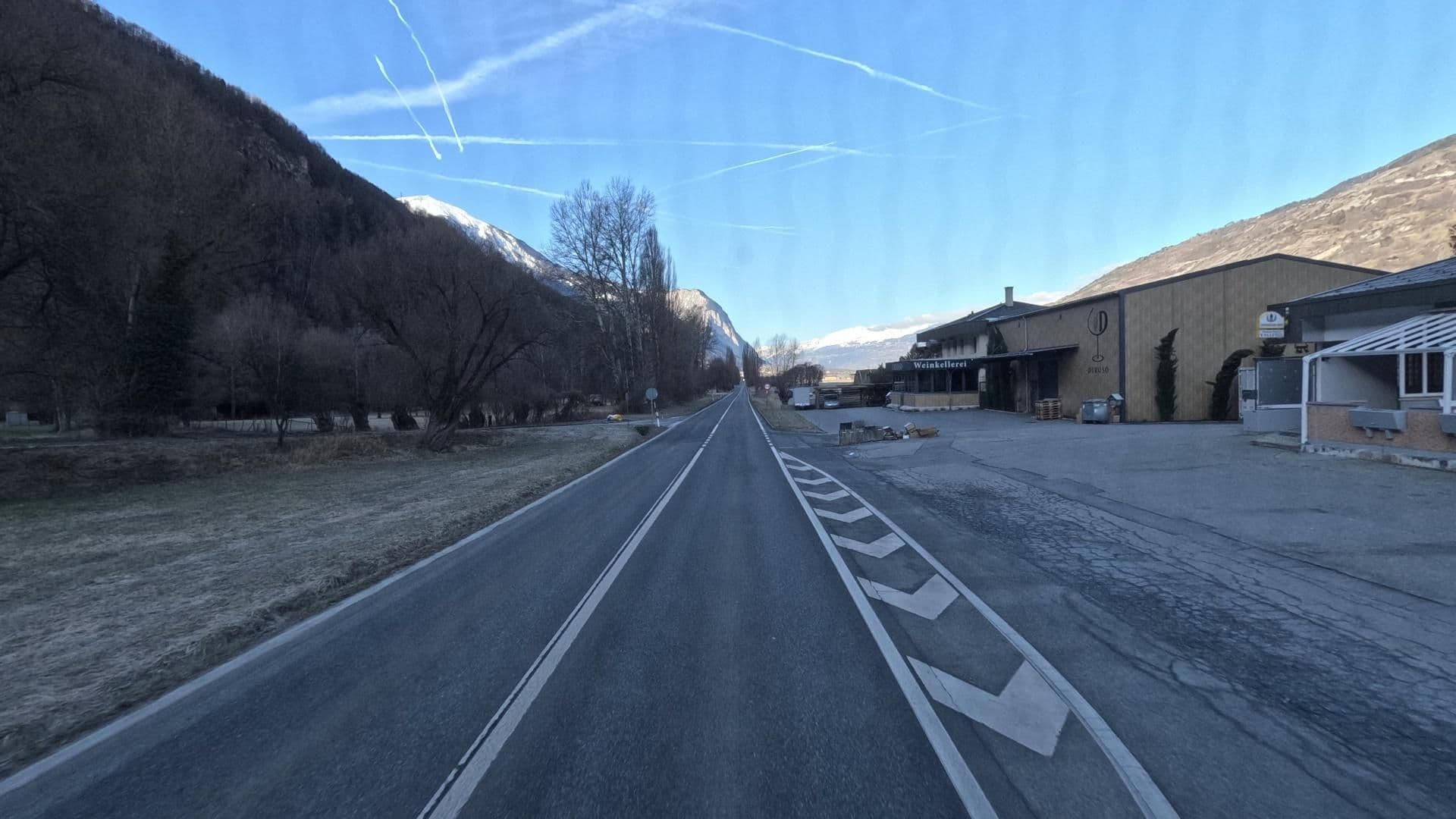 Street view near Vallesia, Gampel — © bct (CC BY-SA · Mapillary)