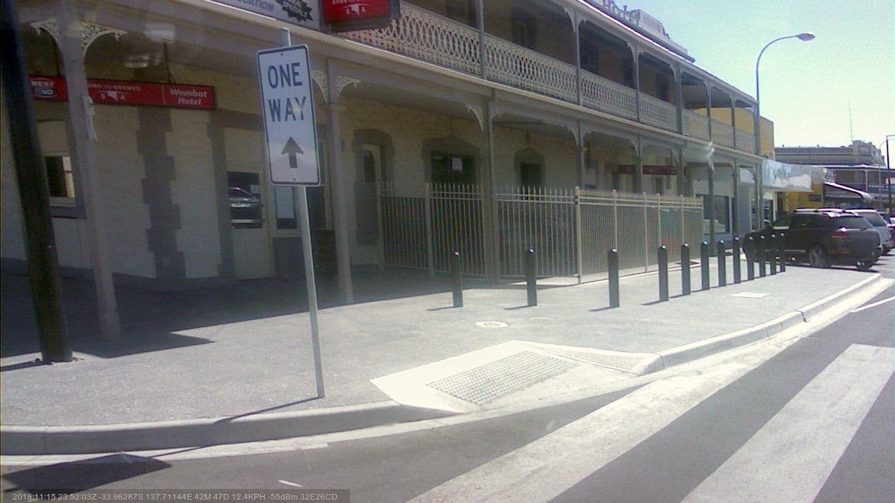 Street view near Wombat Hotel, Kadina — © bob3bob3 (CC BY-SA · Mapillary)