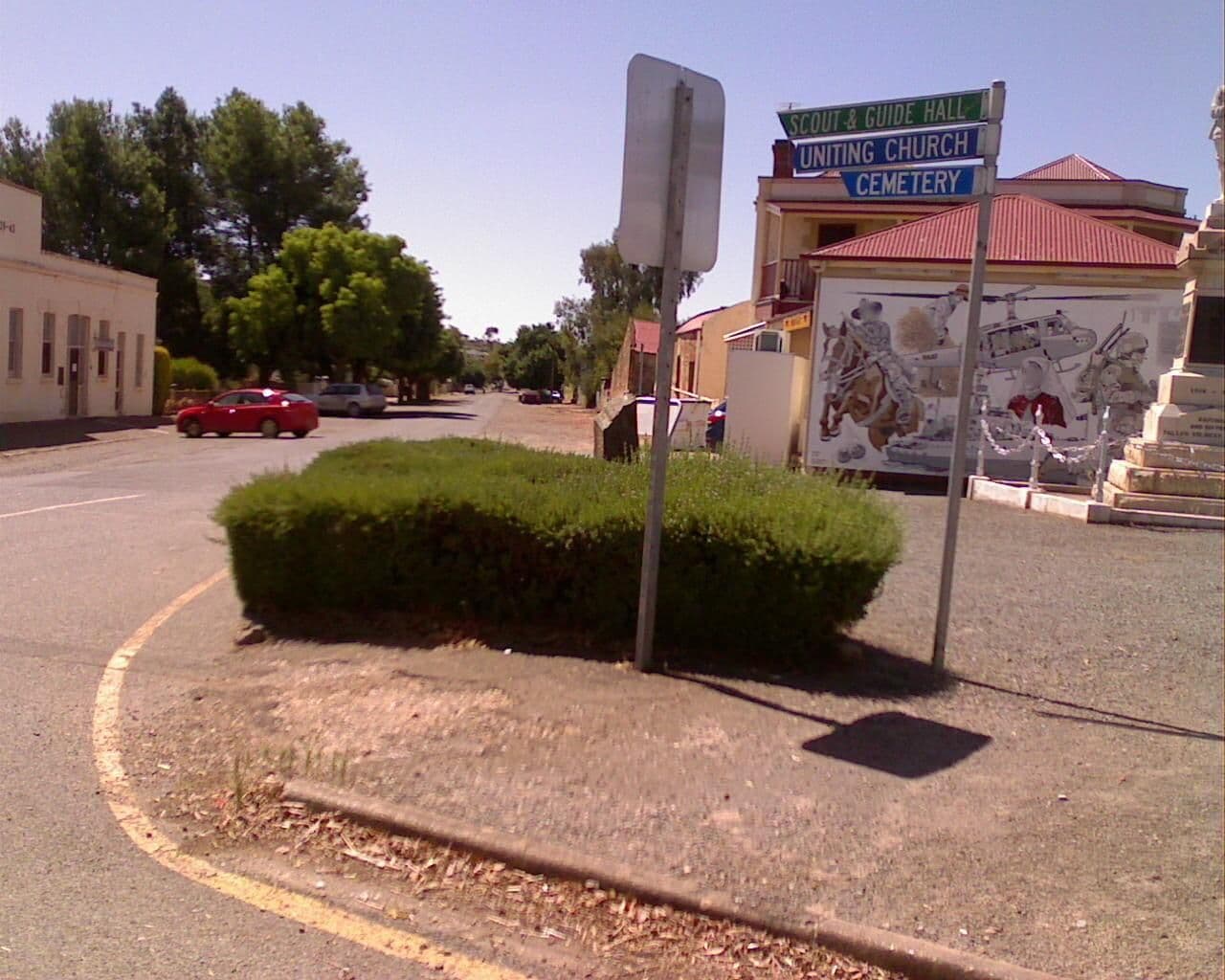 Street view near Kupunda hotel, Kapunda — © bob3bob3 (CC BY-SA · Mapillary)
