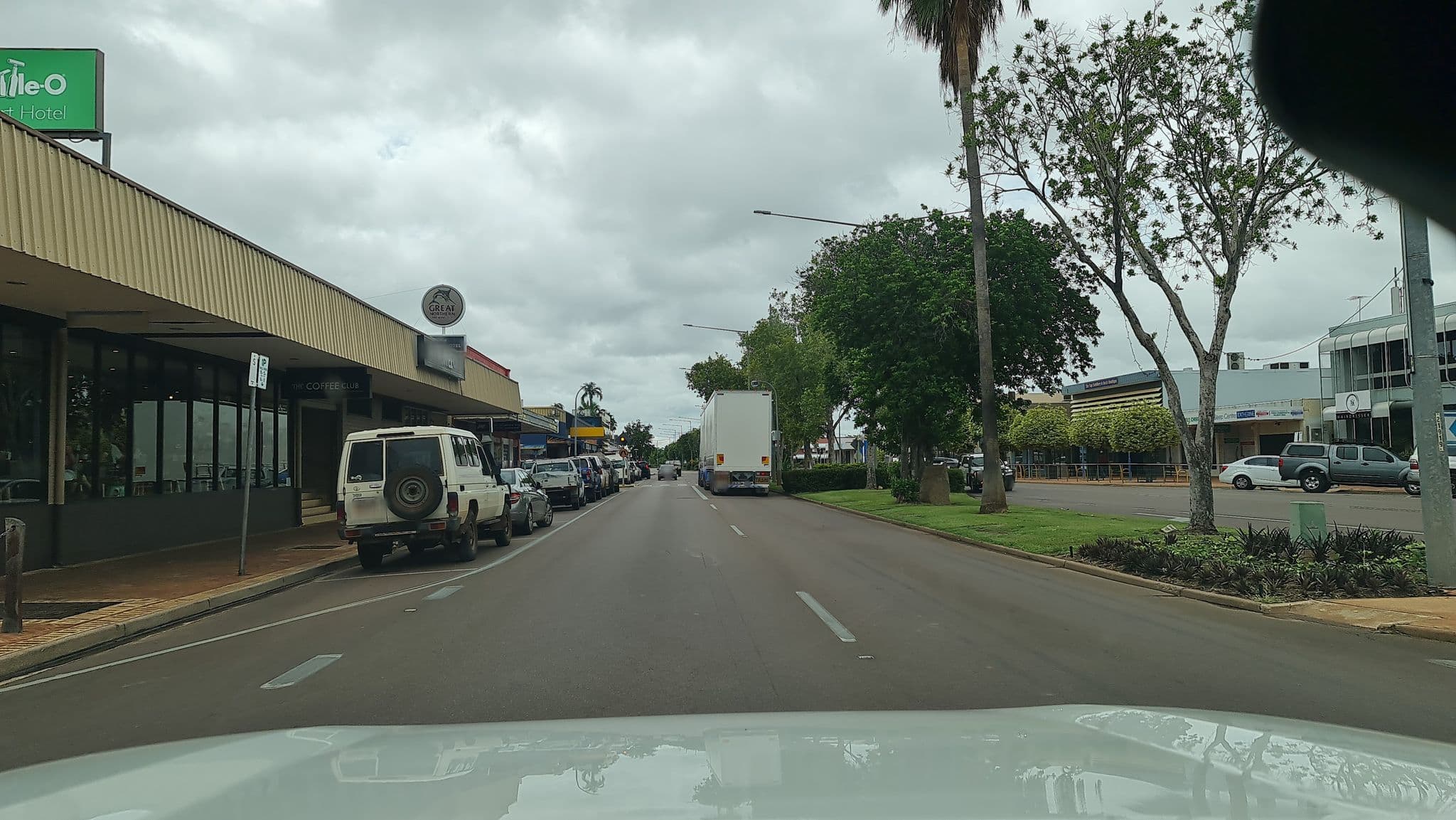 Street view near The Bottle-O Stuart Hotel, Katherine — © outbacktesla (CC BY-SA · Mapillary)