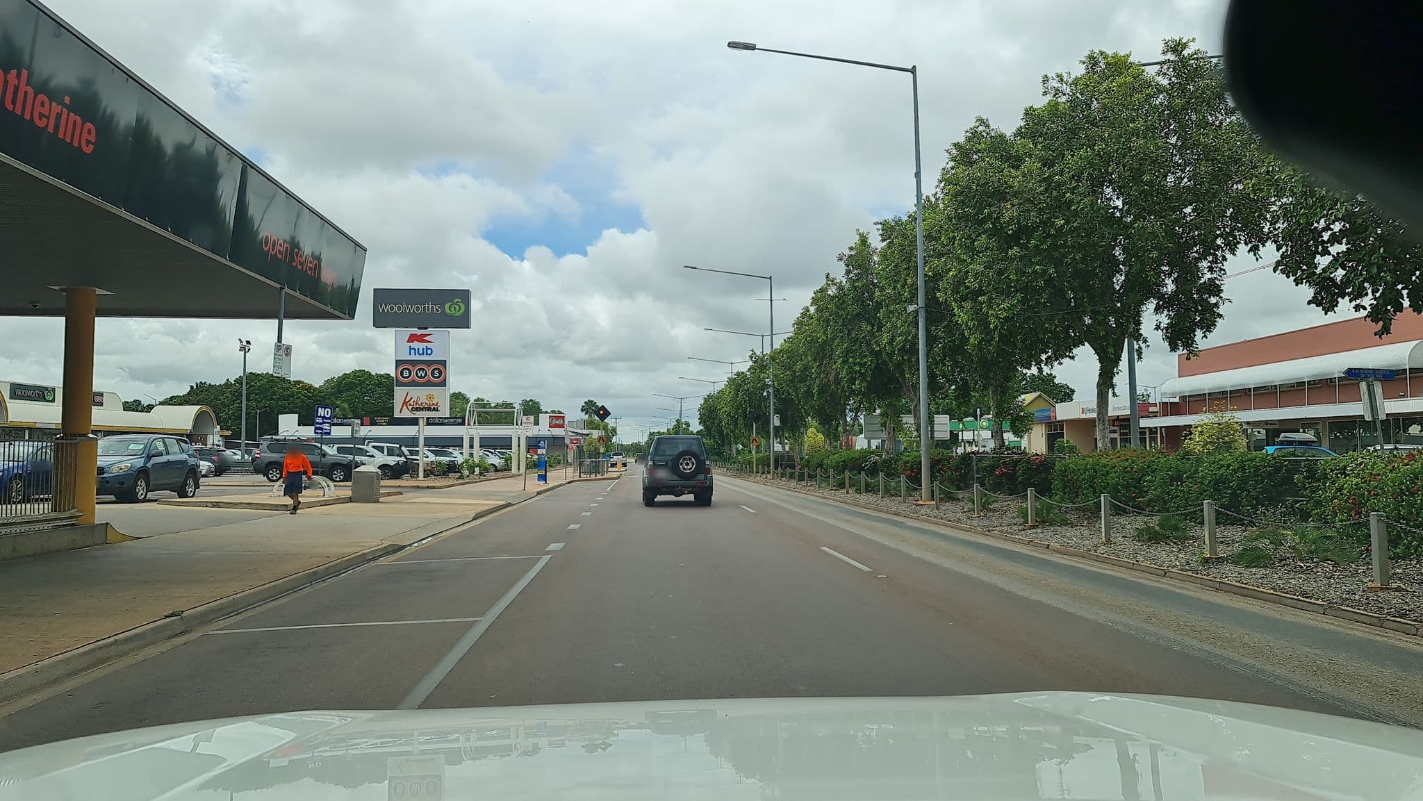 Street view near Sip n Save Katherine Hotel, Katherine — © outbacktesla (CC BY-SA · Mapillary)