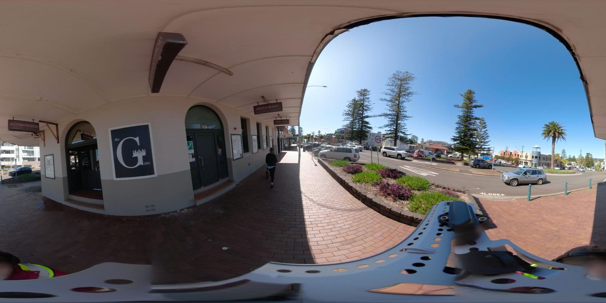 Street view near The Grand Hotel Kiama, Kiama — © radiotrefoil (CC BY-SA · Mapillary)