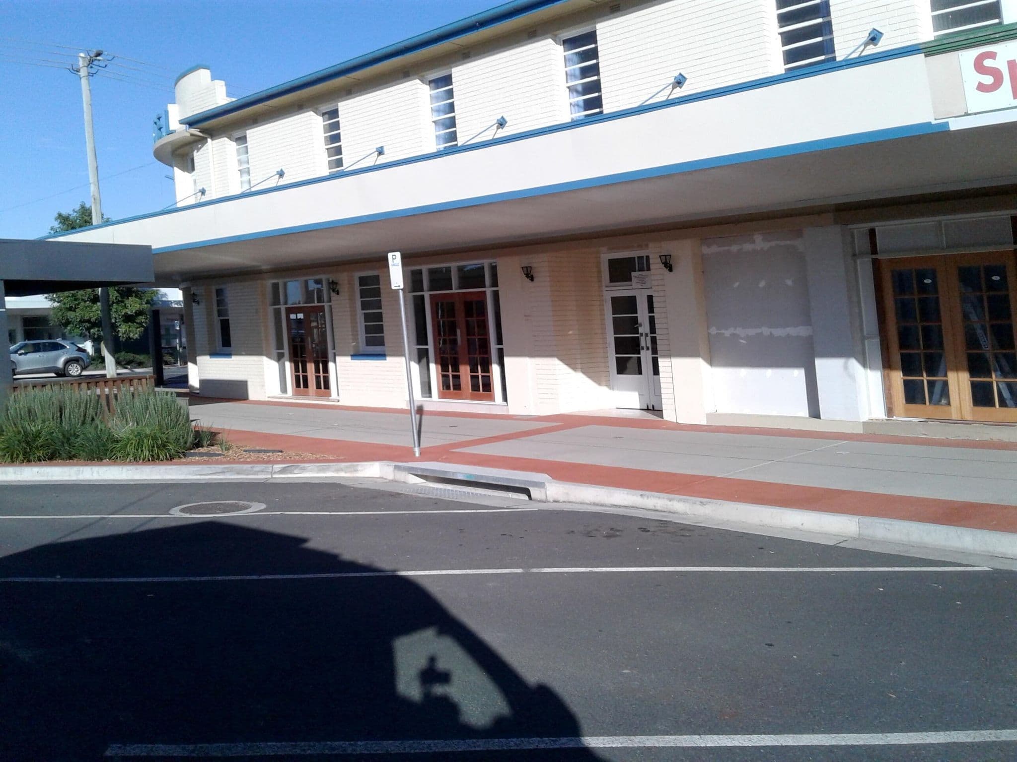 Street view near Club Hotel Kingaroy, Kingaroy — © bob3bob3 (CC BY-SA · Mapillary)