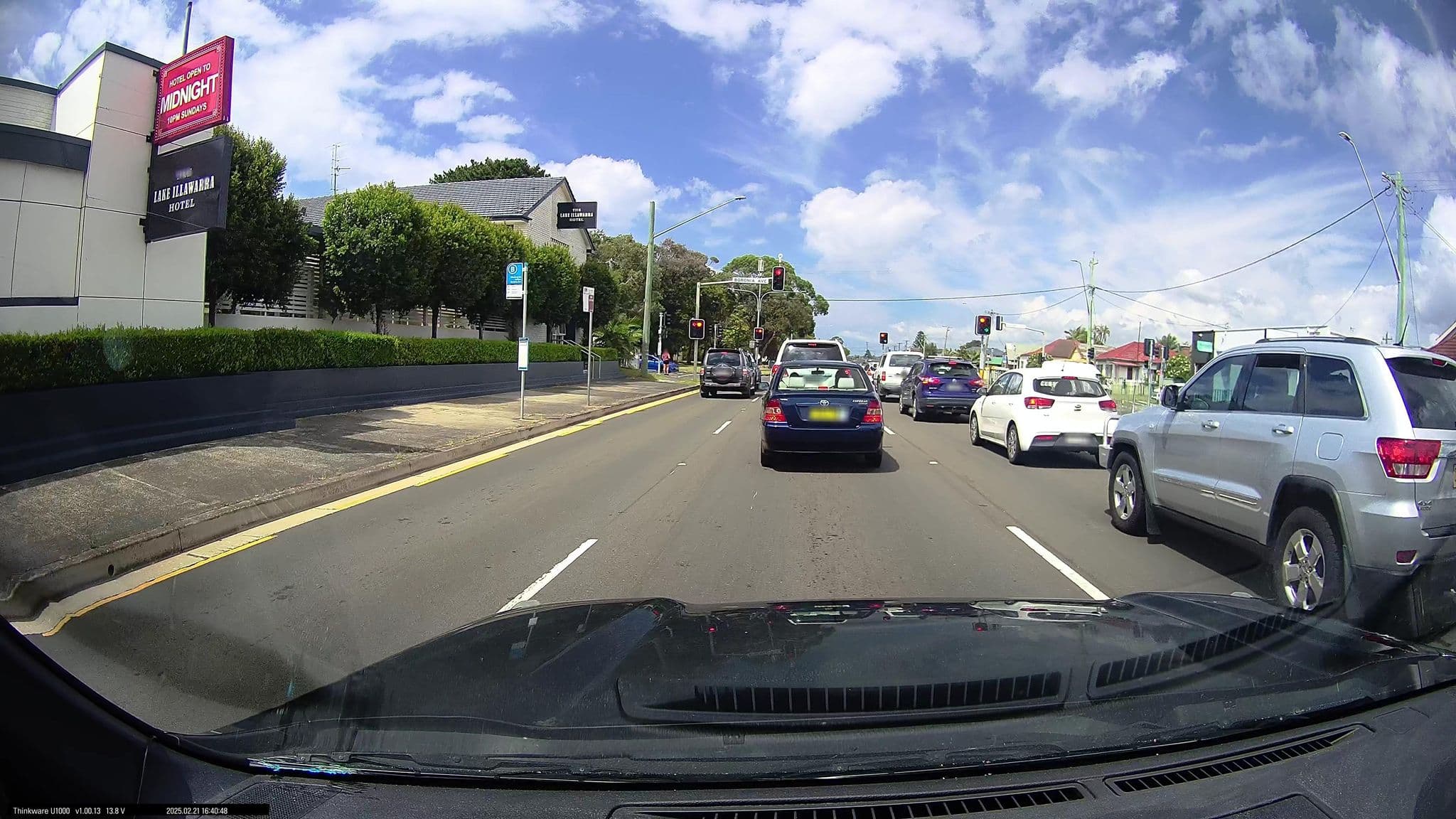 Street view near Lake Illawarra Hotel, Windang — © maxim752 (CC BY-SA · Mapillary)