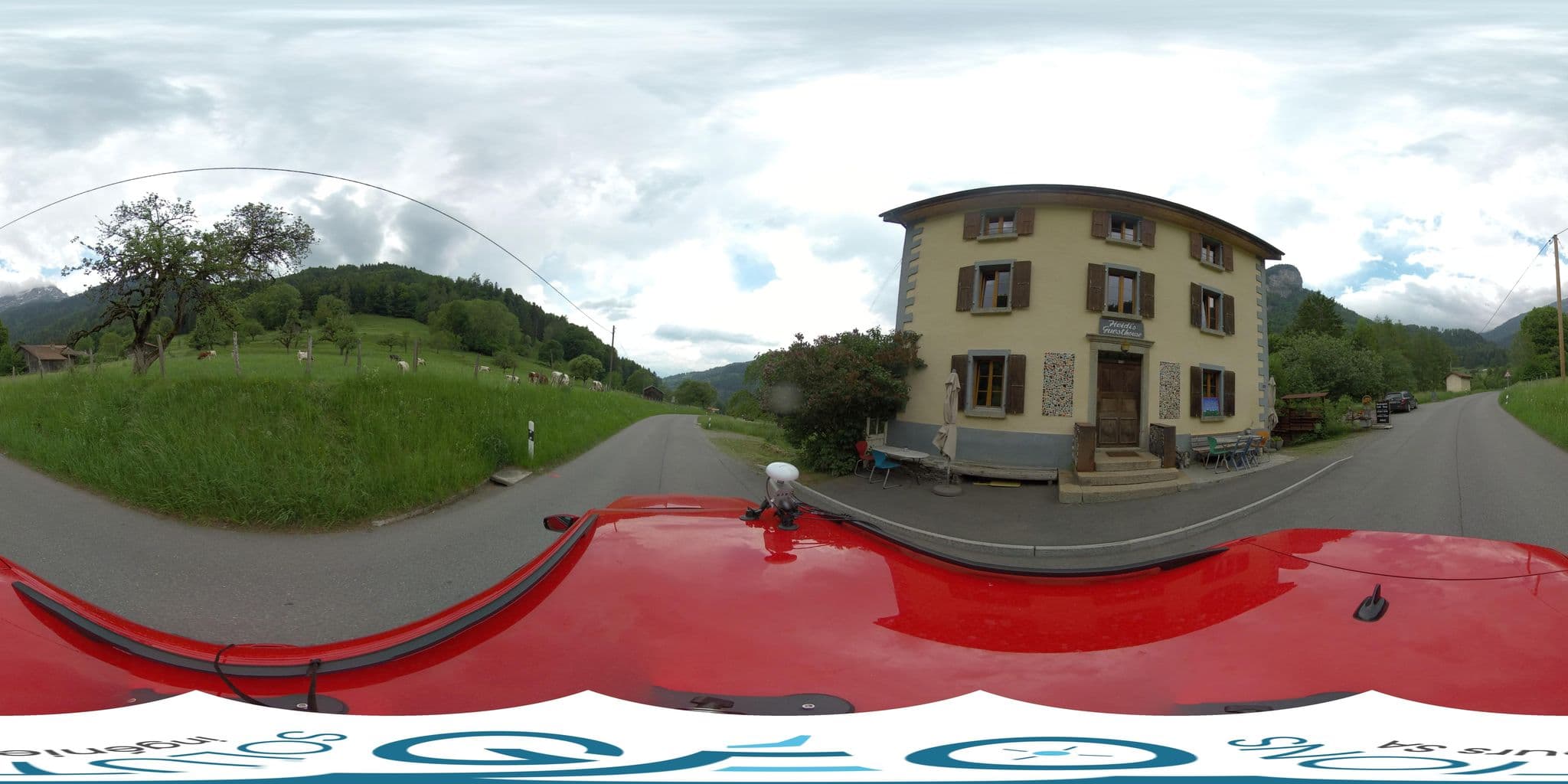 Street view near Heidi’s Guesthouse, Gryon — © epoc (CC BY-SA · Mapillary)