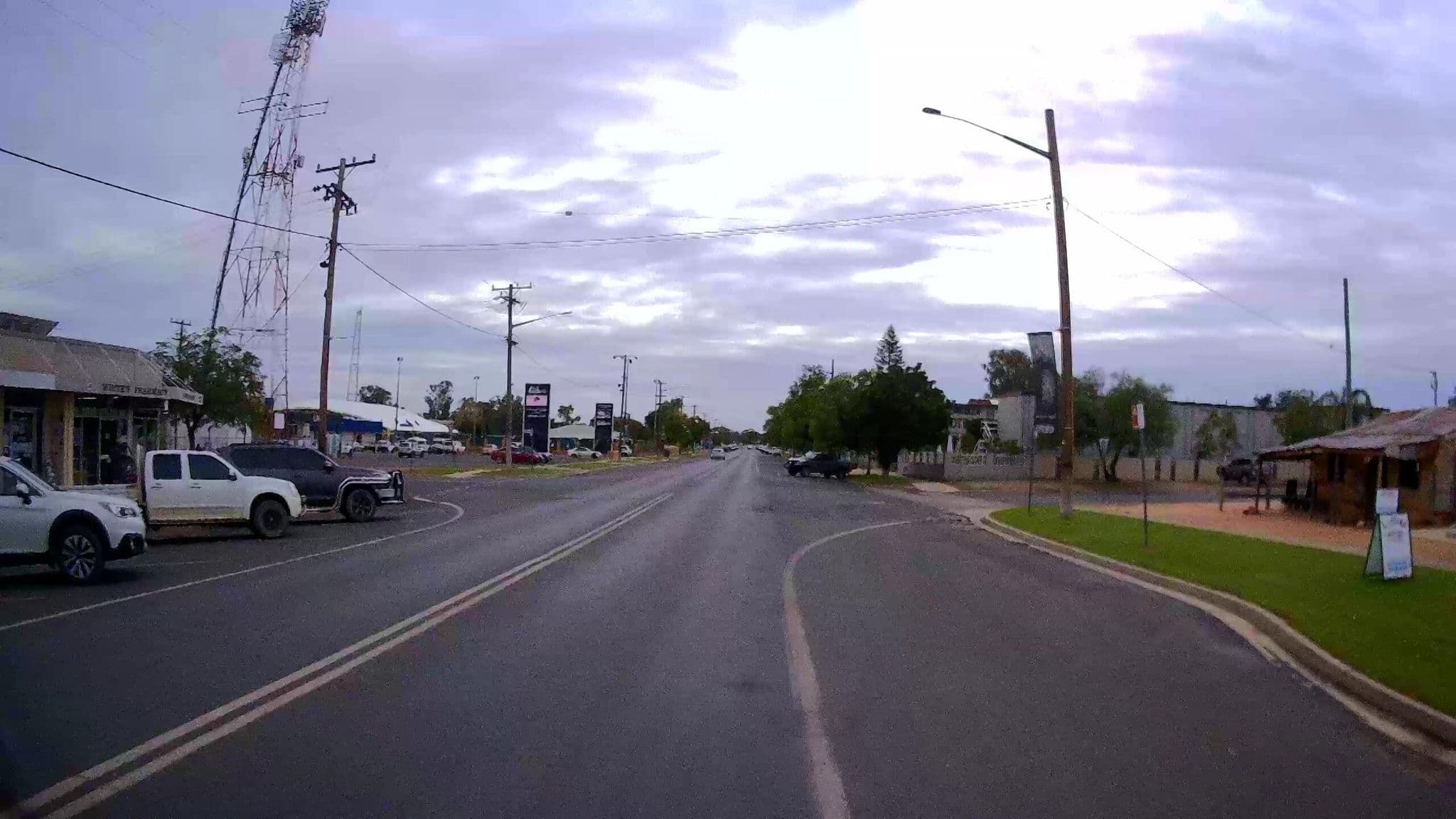Street view near Cooper's Cottage, Lightning Ridge — © bob3bob3 (CC BY-SA · Mapillary)