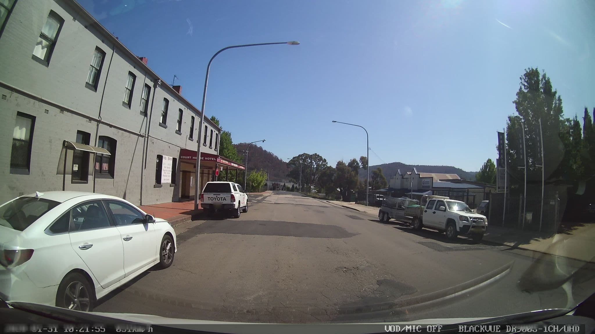 Street view near Court House Hotel, Lithgow — © bob3bob3 (CC BY-SA · Mapillary)