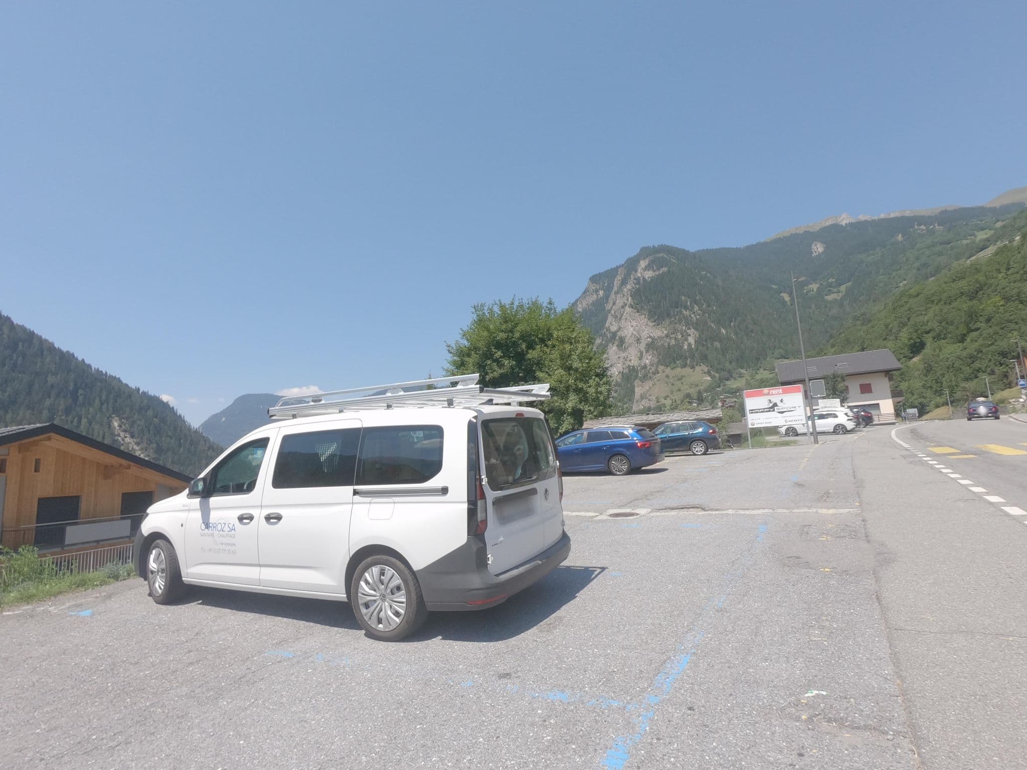 Street view near L'Escale, Bagnes — © frankvival (CC BY-SA · Mapillary)