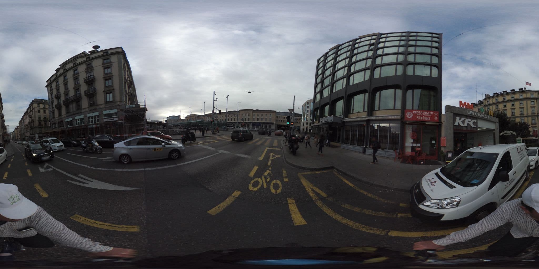 Street view near Hôtel Bernina, Geneva — © geovelo (CC BY-SA · Mapillary)