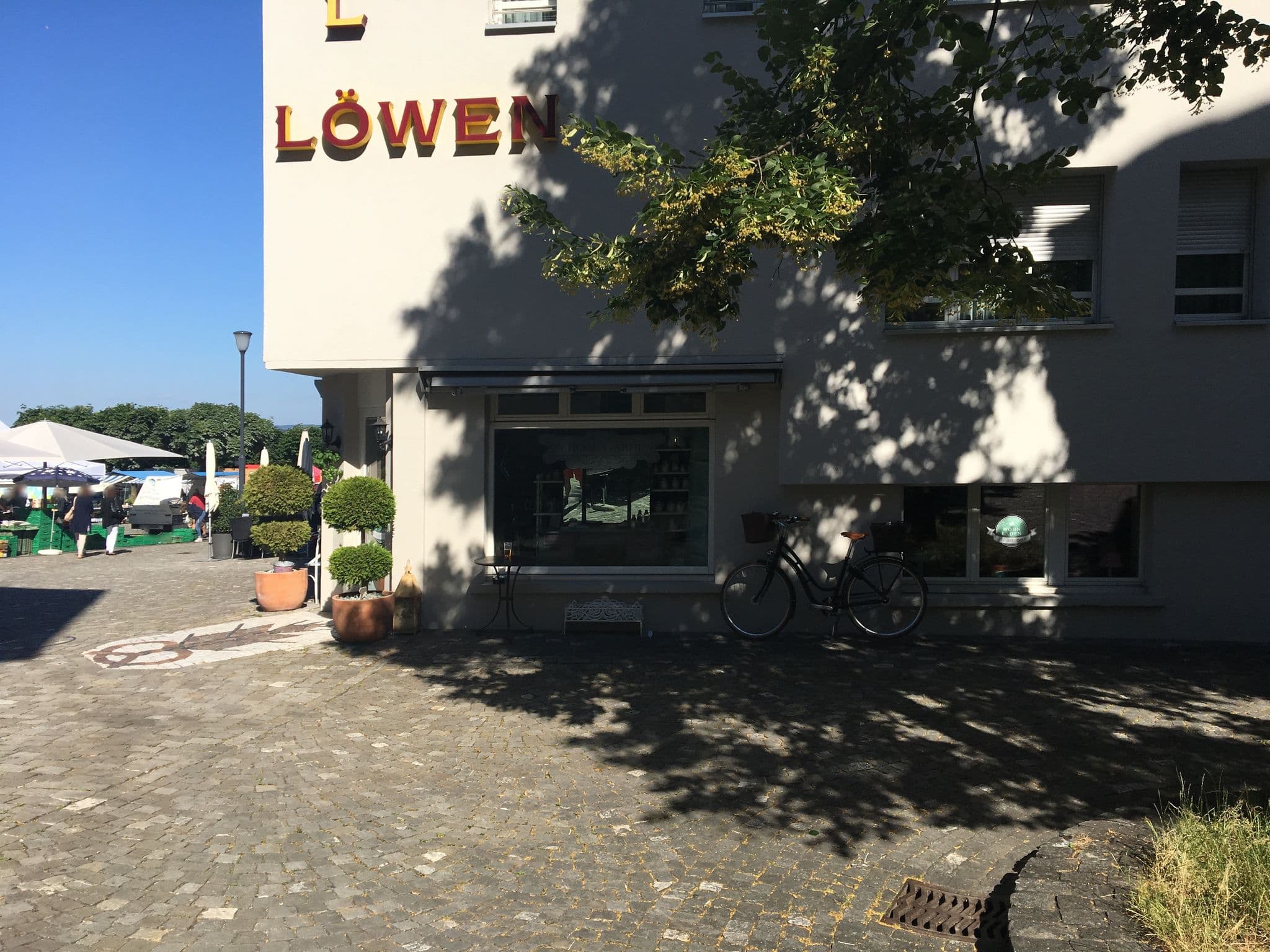 Street view near Hotel Löwen am See, Zug — © ccossio (CC BY-SA · Mapillary)