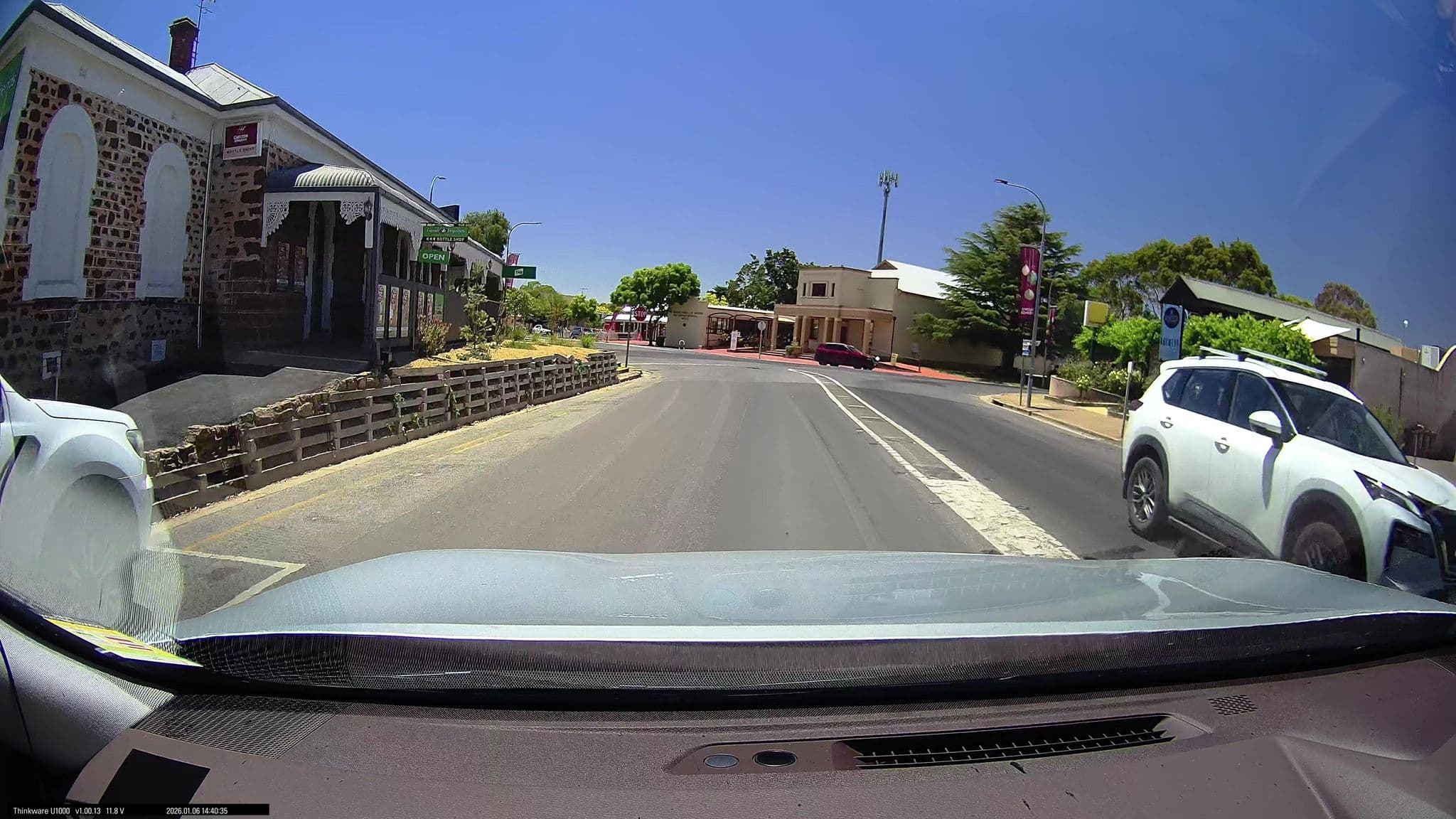 Street view near Lyndoch Valley Rd / Gilbert St - West side (Lyndon Hotel Carpark), Lyndoch — © maxim752 (CC BY-SA · Mapillary)