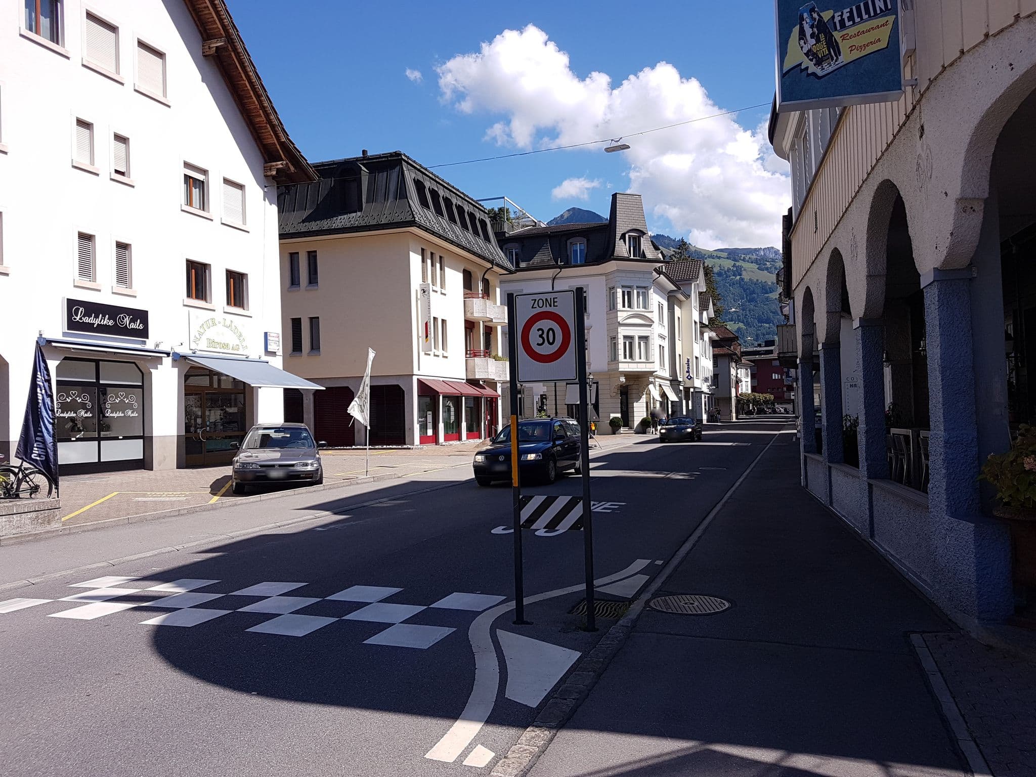 Street view near Stanserhof, Stans — © qungo (CC BY-SA · Mapillary)