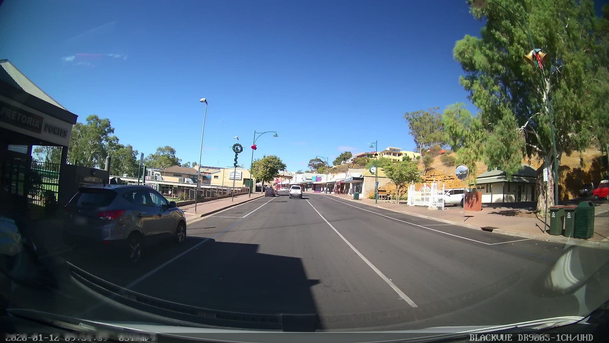 Street view near Pretoria Hotel & Cellars, Mannum — © bob3bob3 (CC BY-SA · Mapillary)