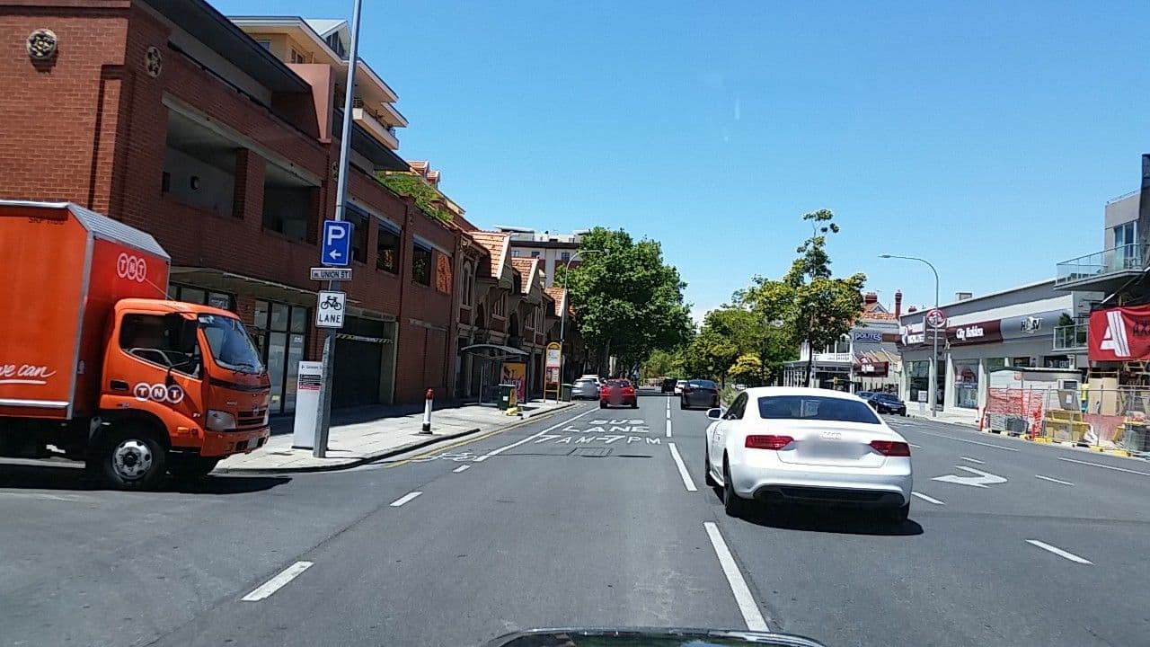 Street view near Crown & Anchor Hotel, Adelaide city centre — © didz (CC BY-SA · Mapillary)