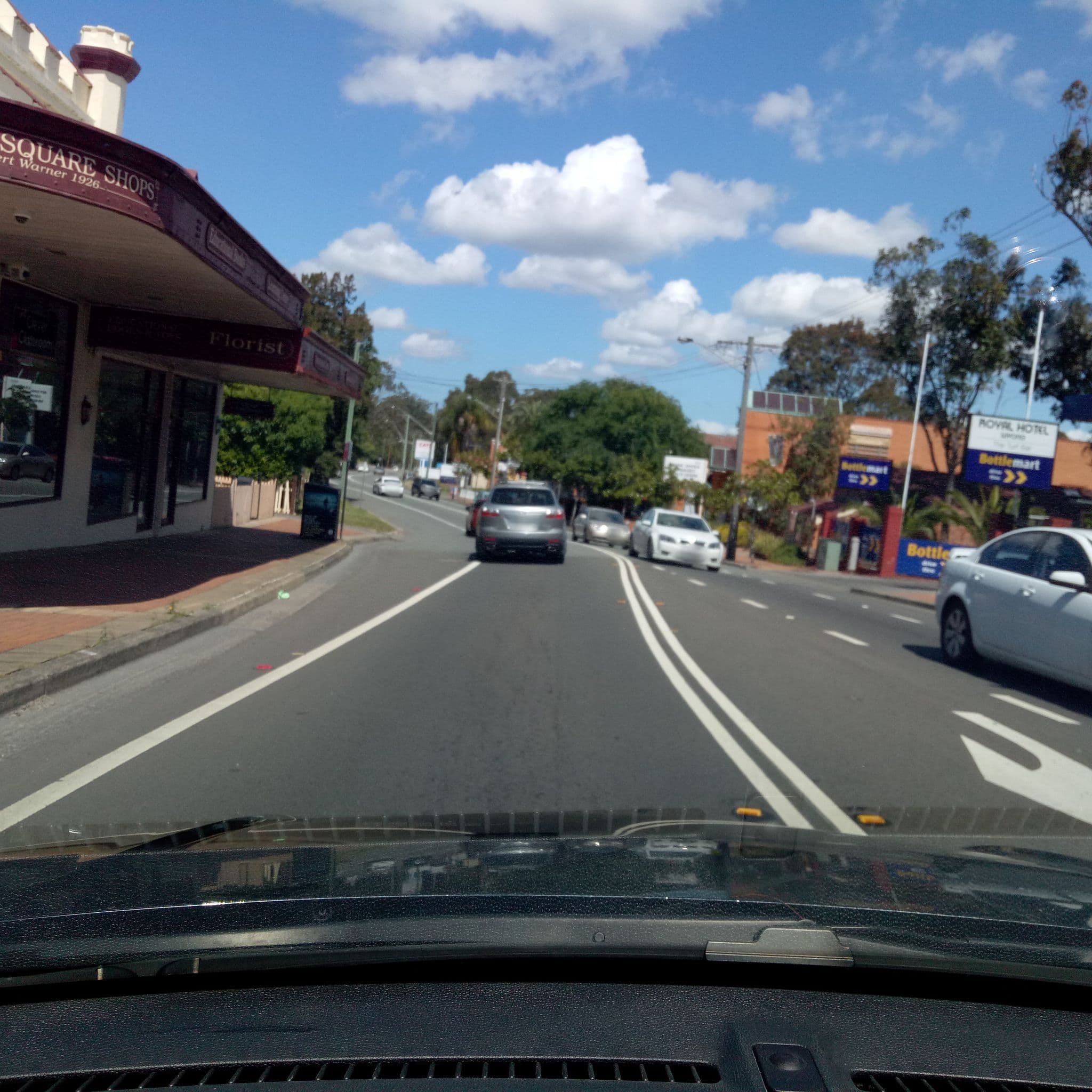 Street view near Royal Hotel Wyong - Deluxe Queen Studio, Wyong — © cheater512 (CC BY-SA · Mapillary)