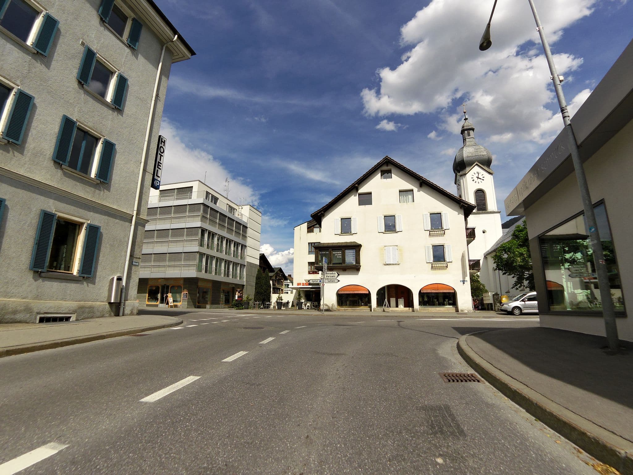 Street view near Rätia, Ilanz — © likesopenstreetmap (CC BY-SA · Mapillary)