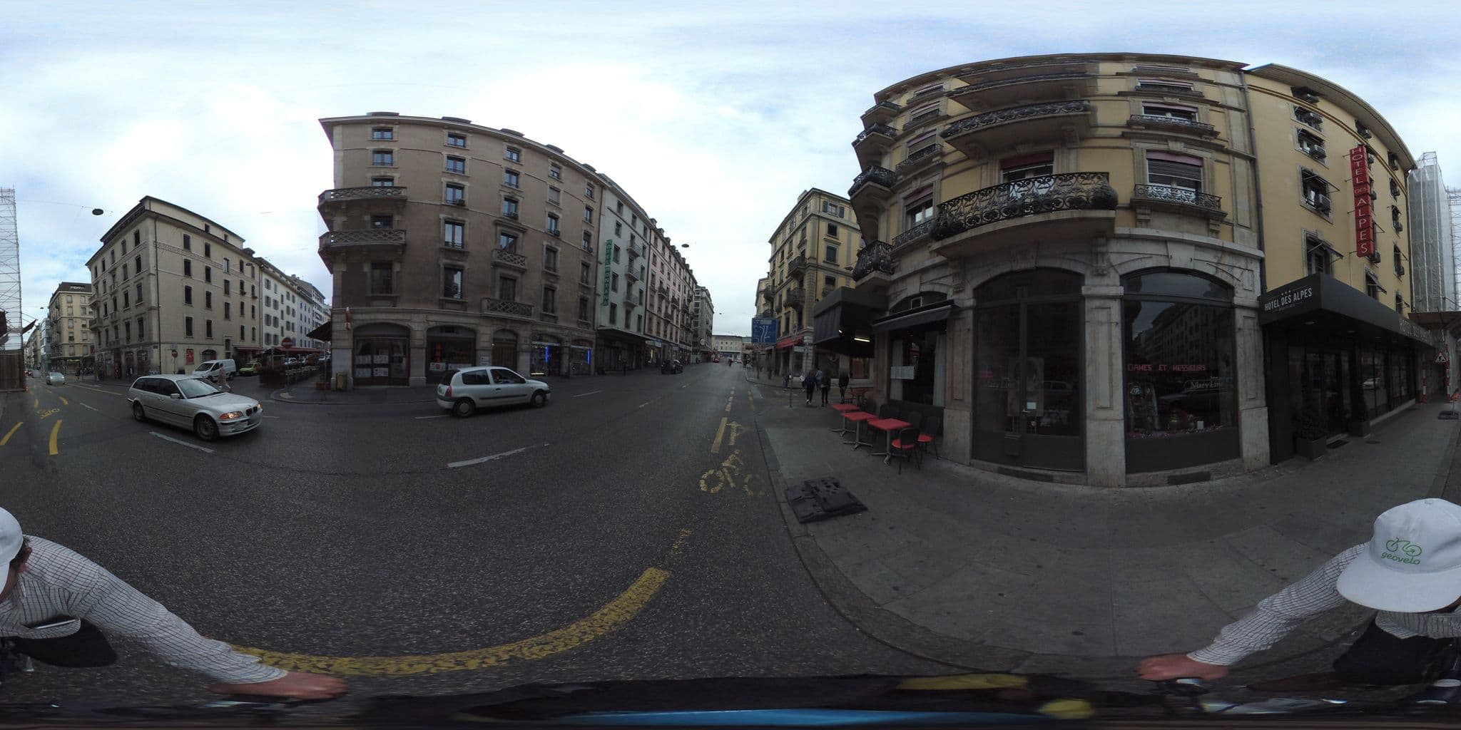 Street view near Hôtel des Alpes, Geneva — © geovelo (CC BY-SA · Mapillary)