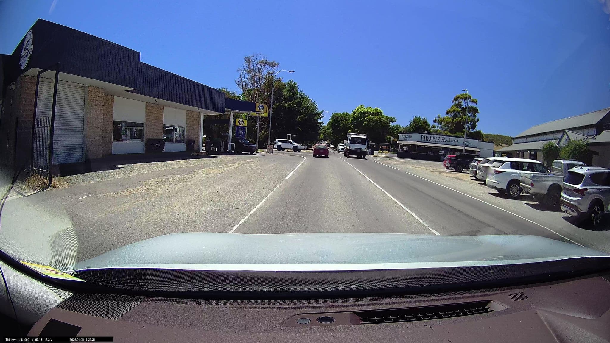 Street view near Meadows Hotel, Meadows — © maxim752 (CC BY-SA · Mapillary)
